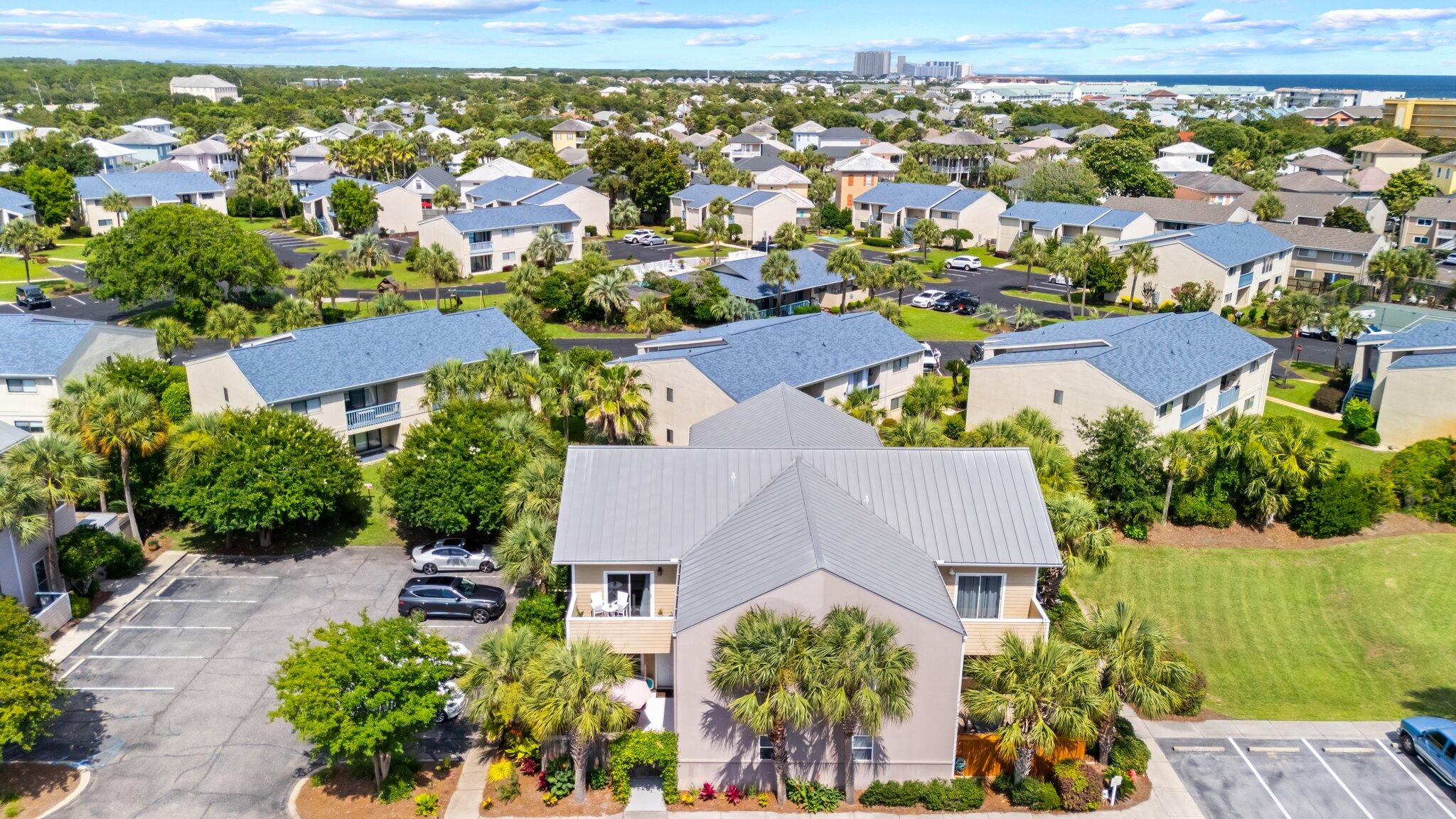 BEACH POINTE - Residential