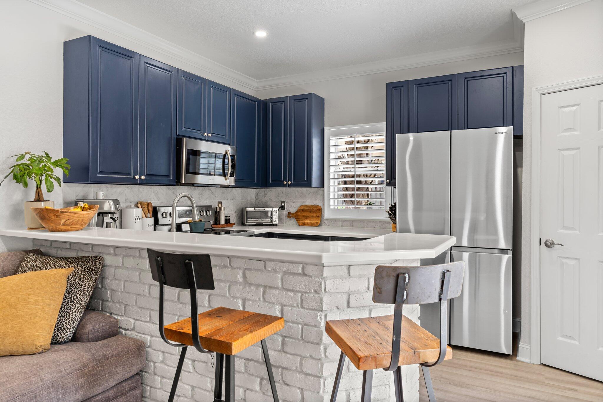 BEACH POINTE - Residential