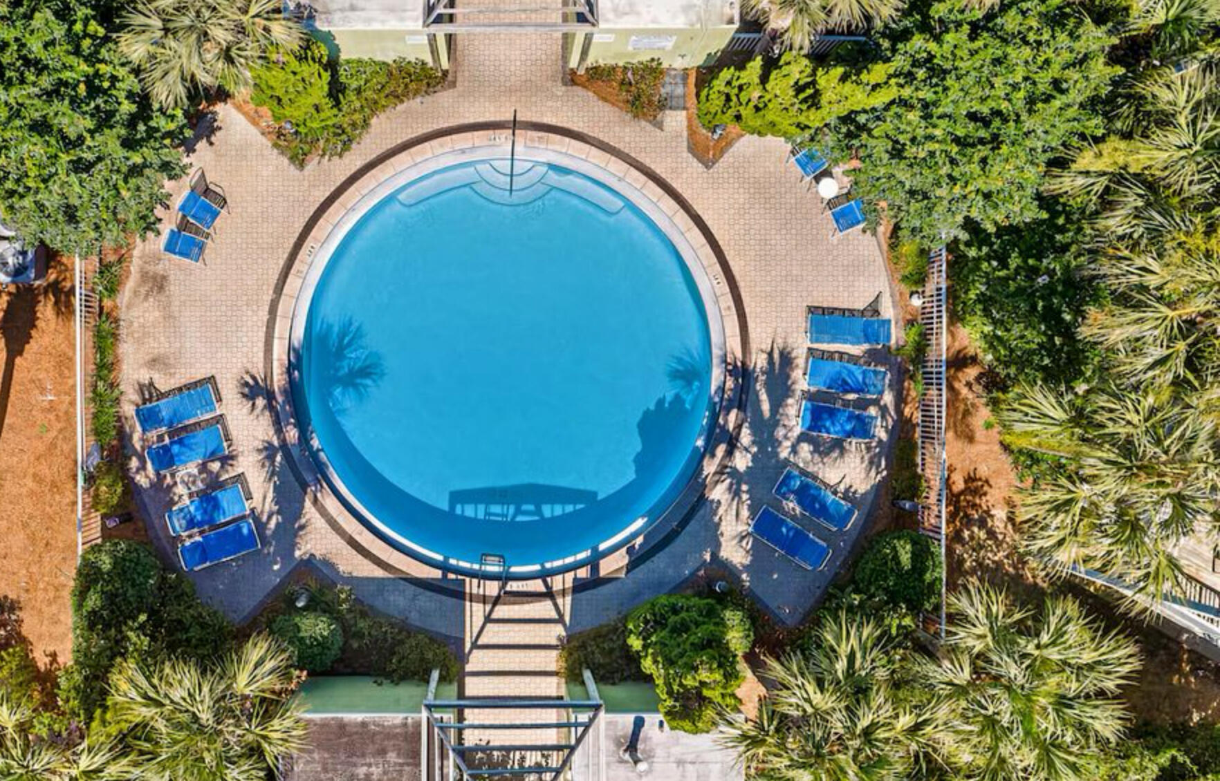 BEACH POINTE - Residential