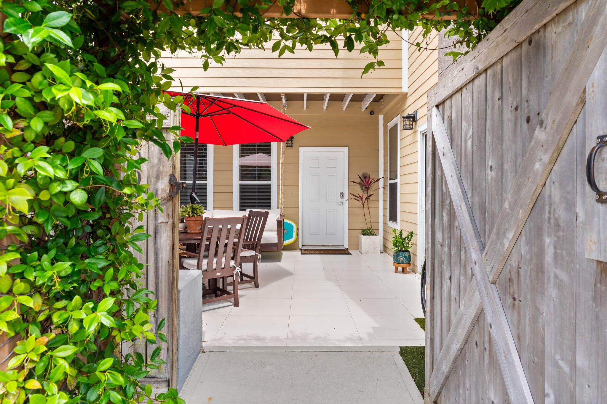 BEACH POINTE - Residential