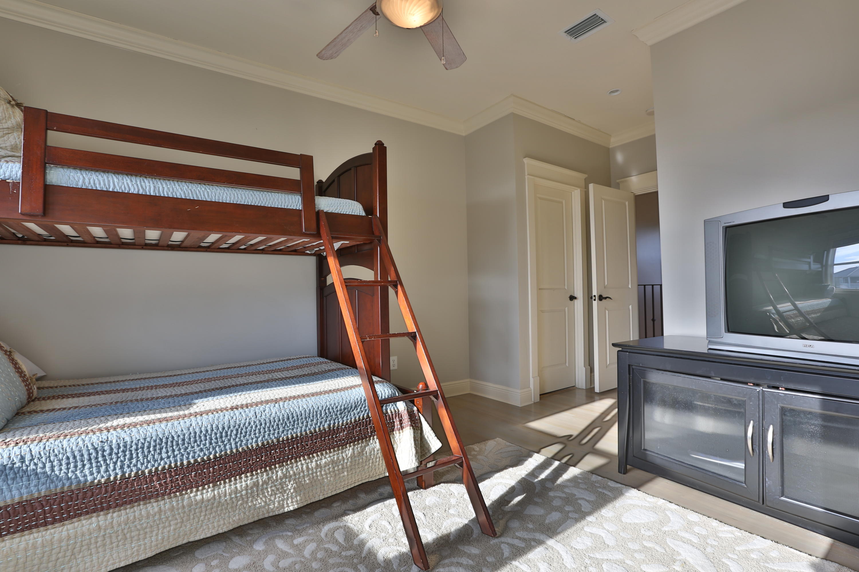 CREEKVIEW - Residential