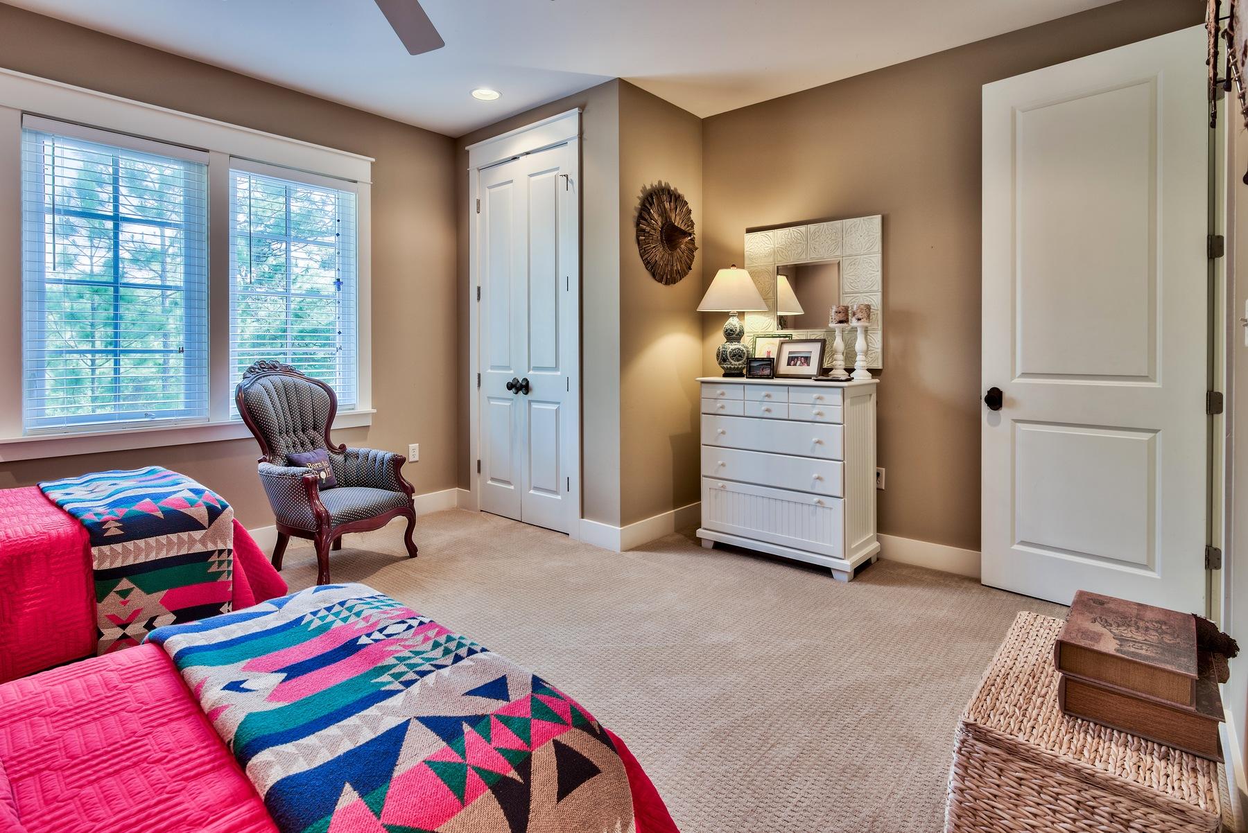 CARSON OAKS - Residential