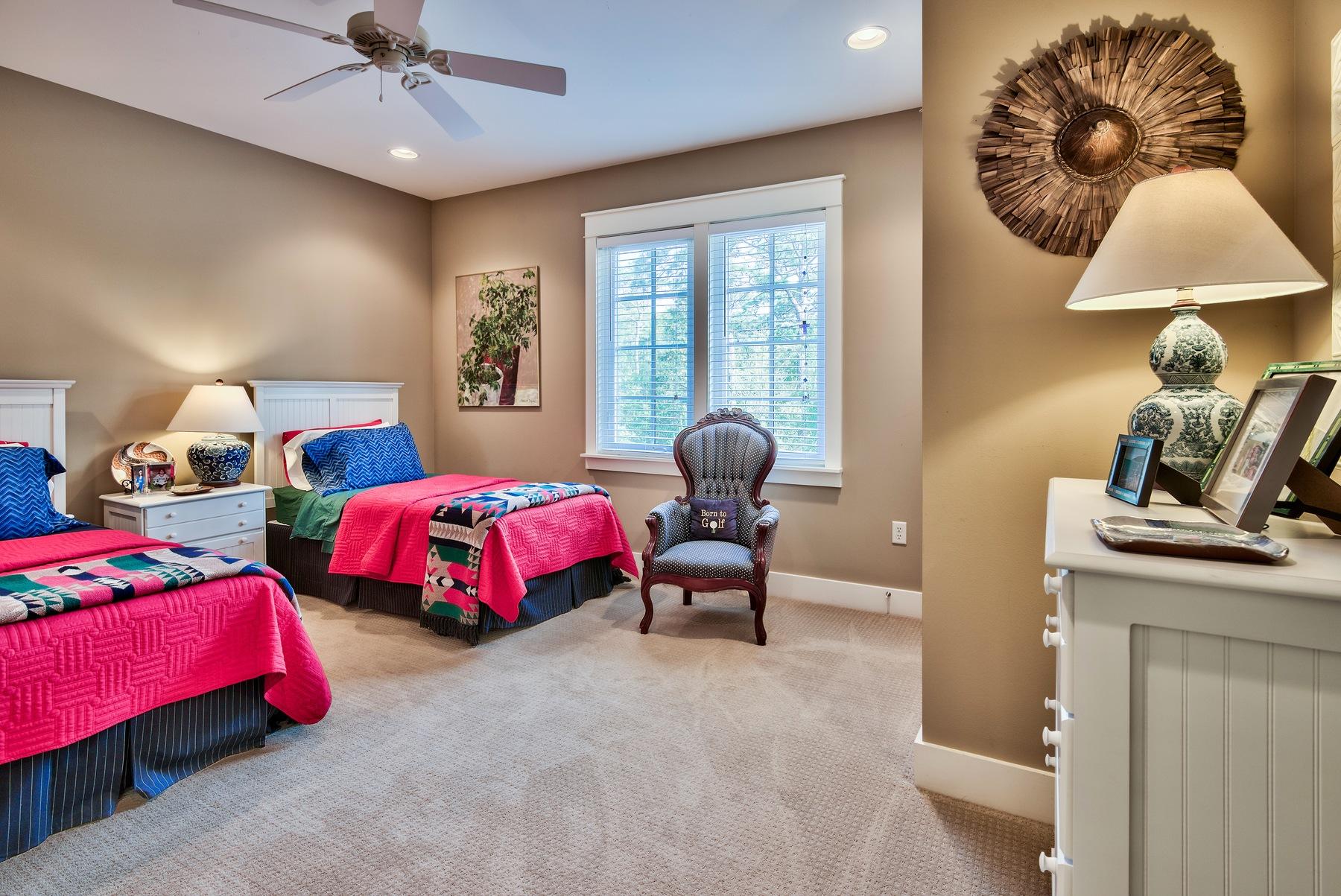 CARSON OAKS - Residential