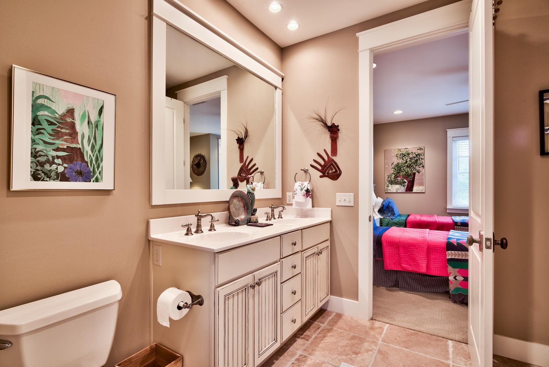 CARSON OAKS - Residential