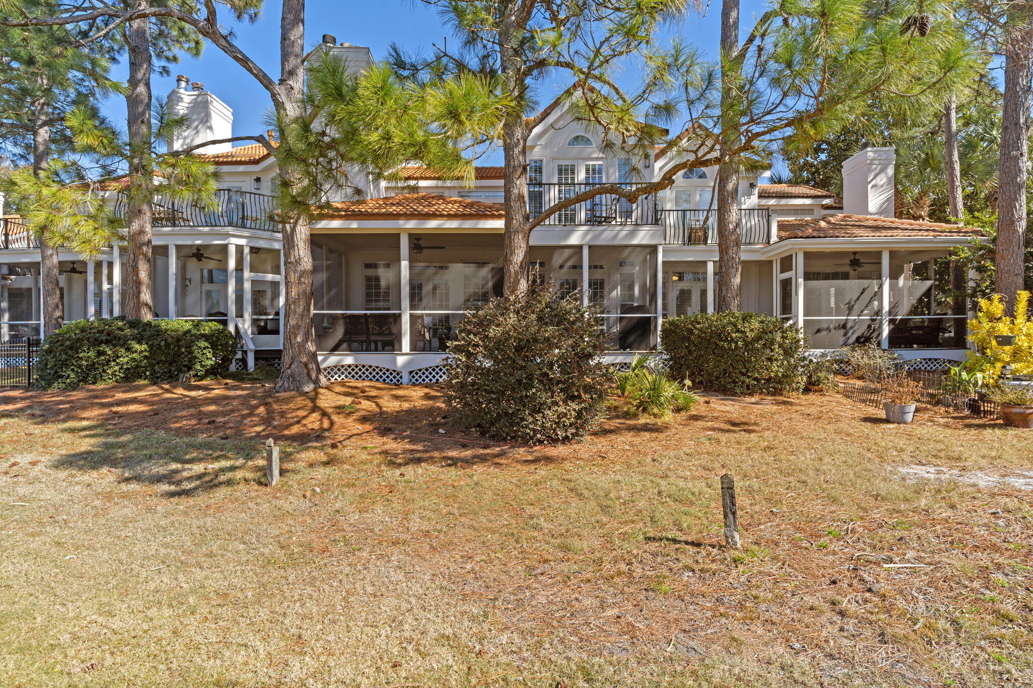 VANTAGE POINTE - Residential