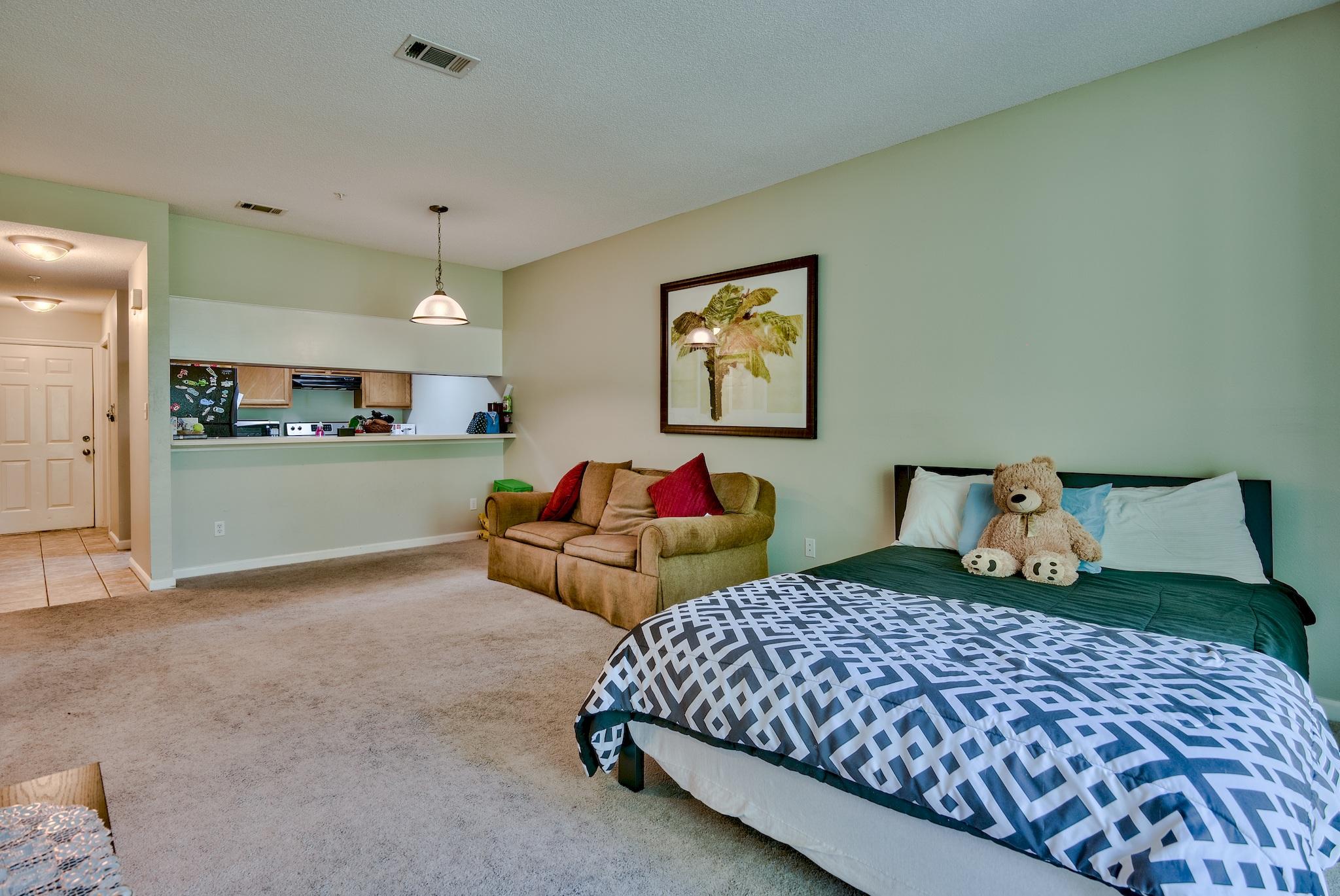 POINTE OF VIEW - Residential