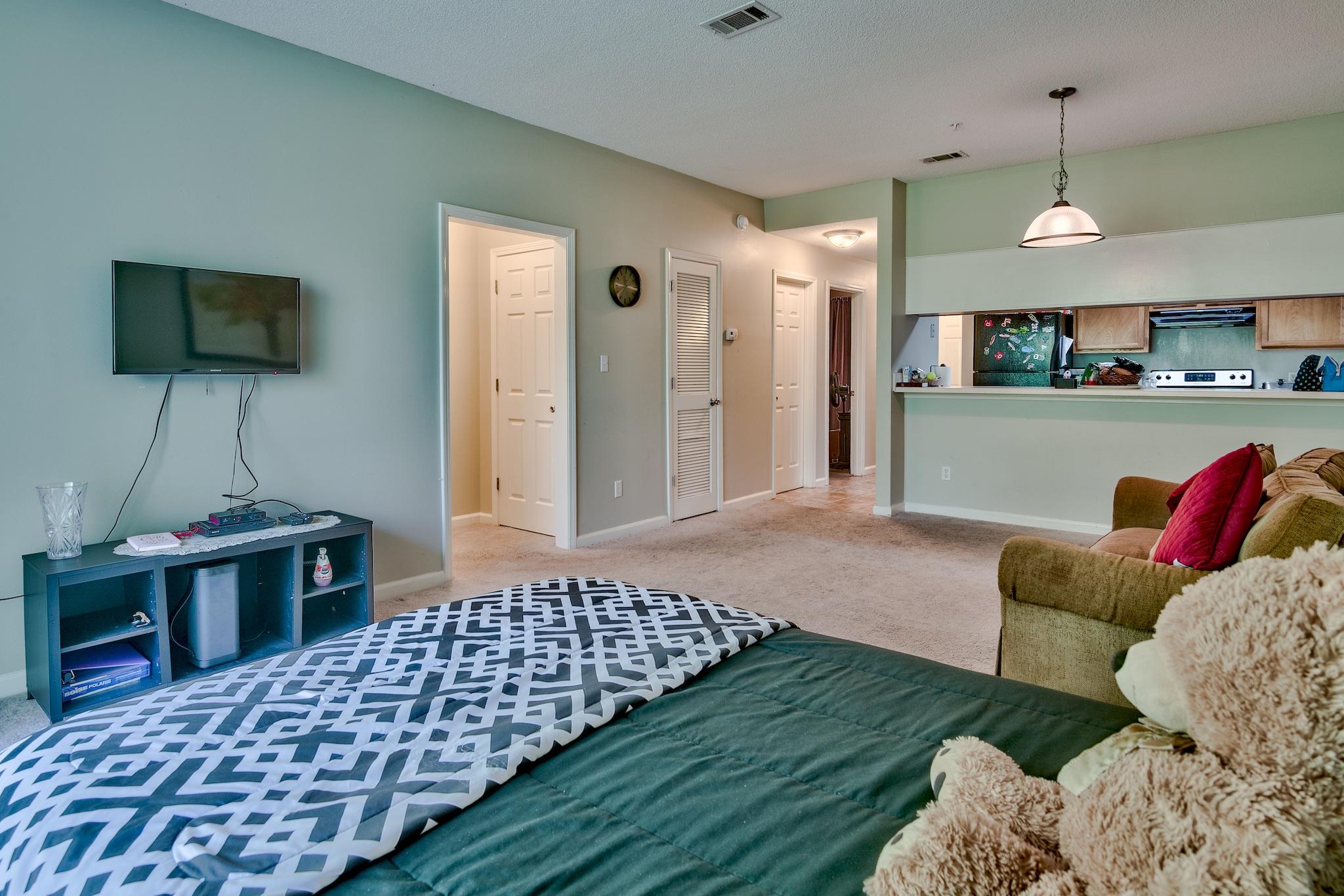 POINTE OF VIEW - Residential