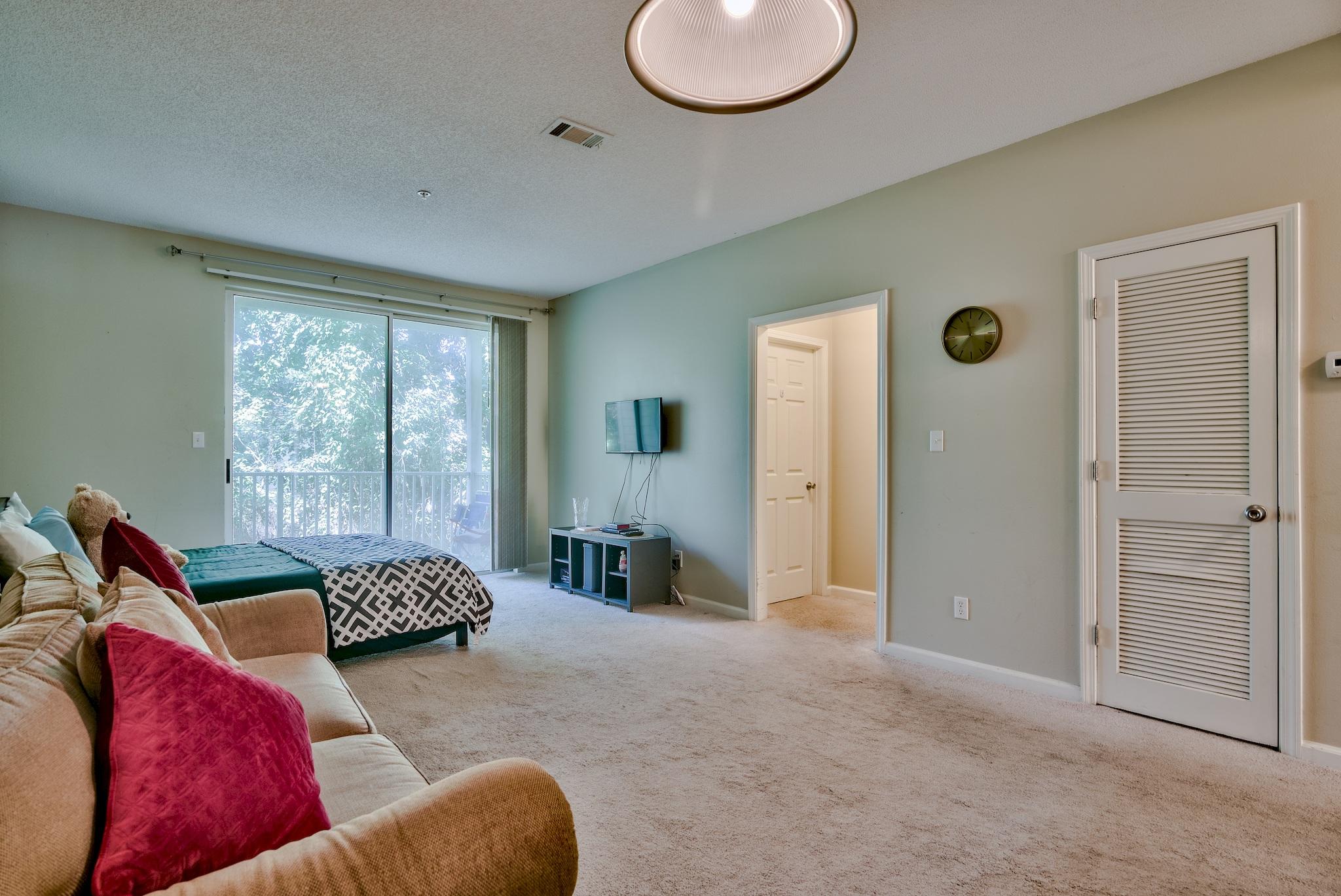 POINTE OF VIEW - Residential