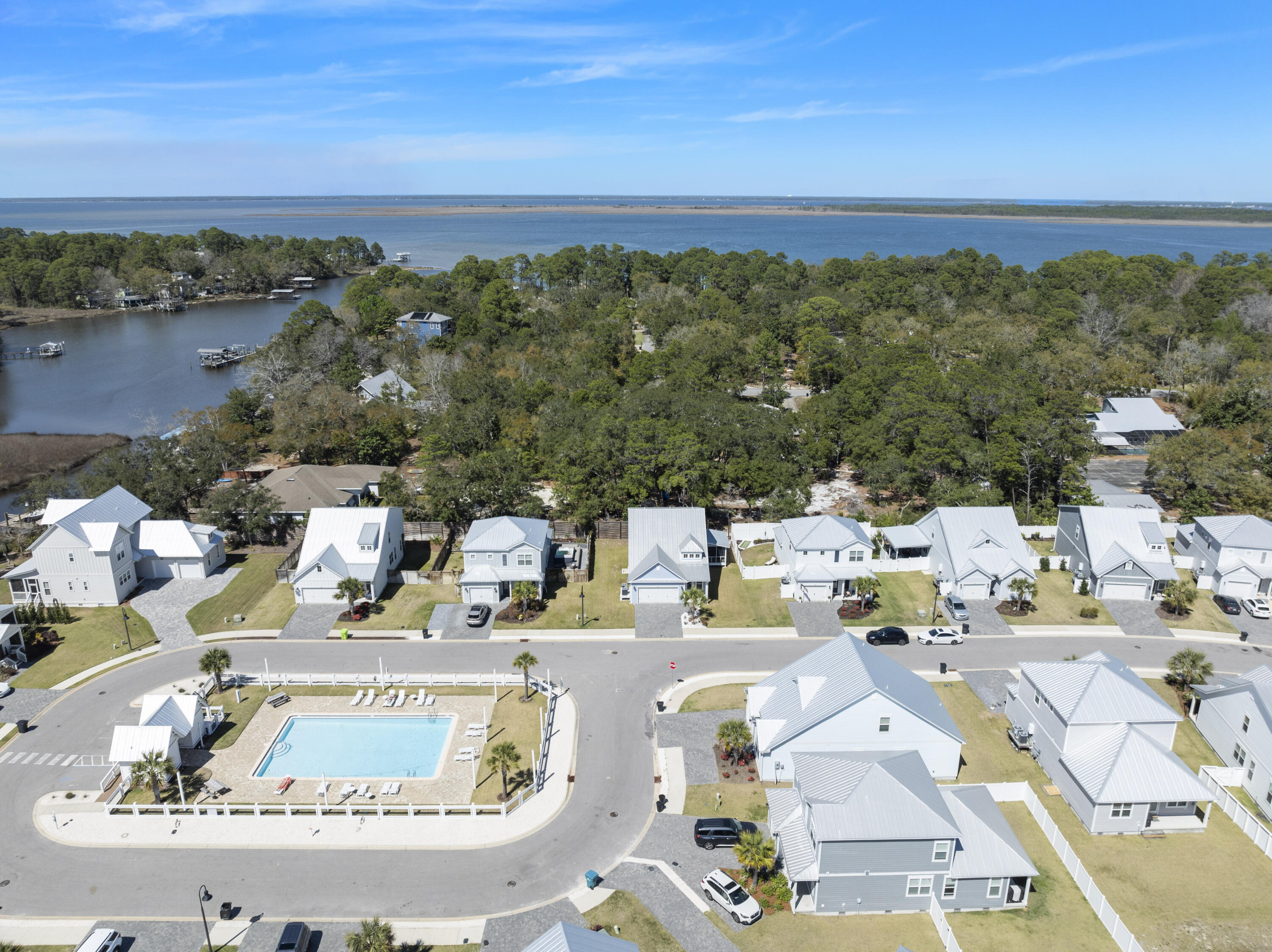 Daxton on the Bay - Residential