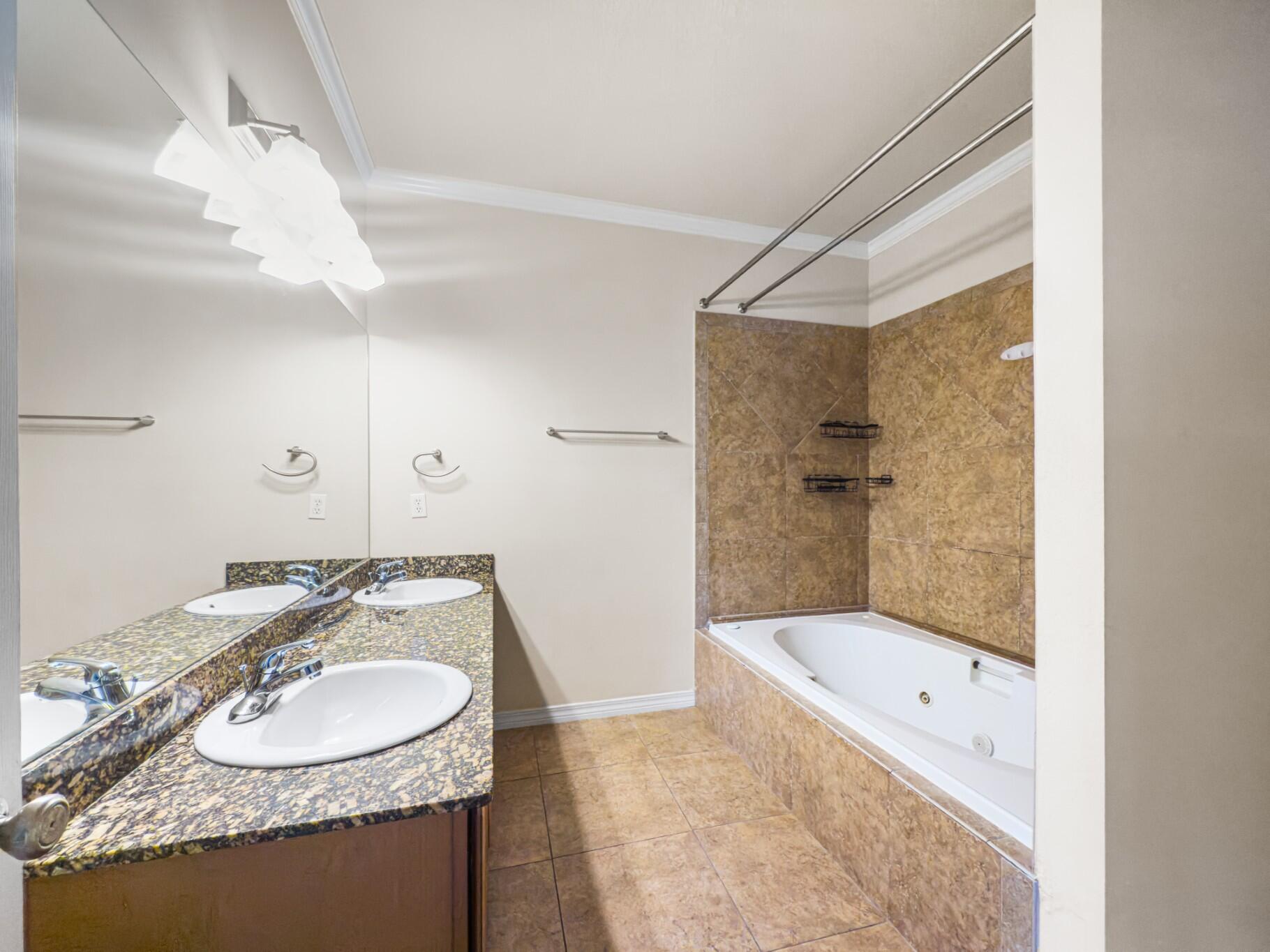 MERIDIAN SQUARE T/H - Residential