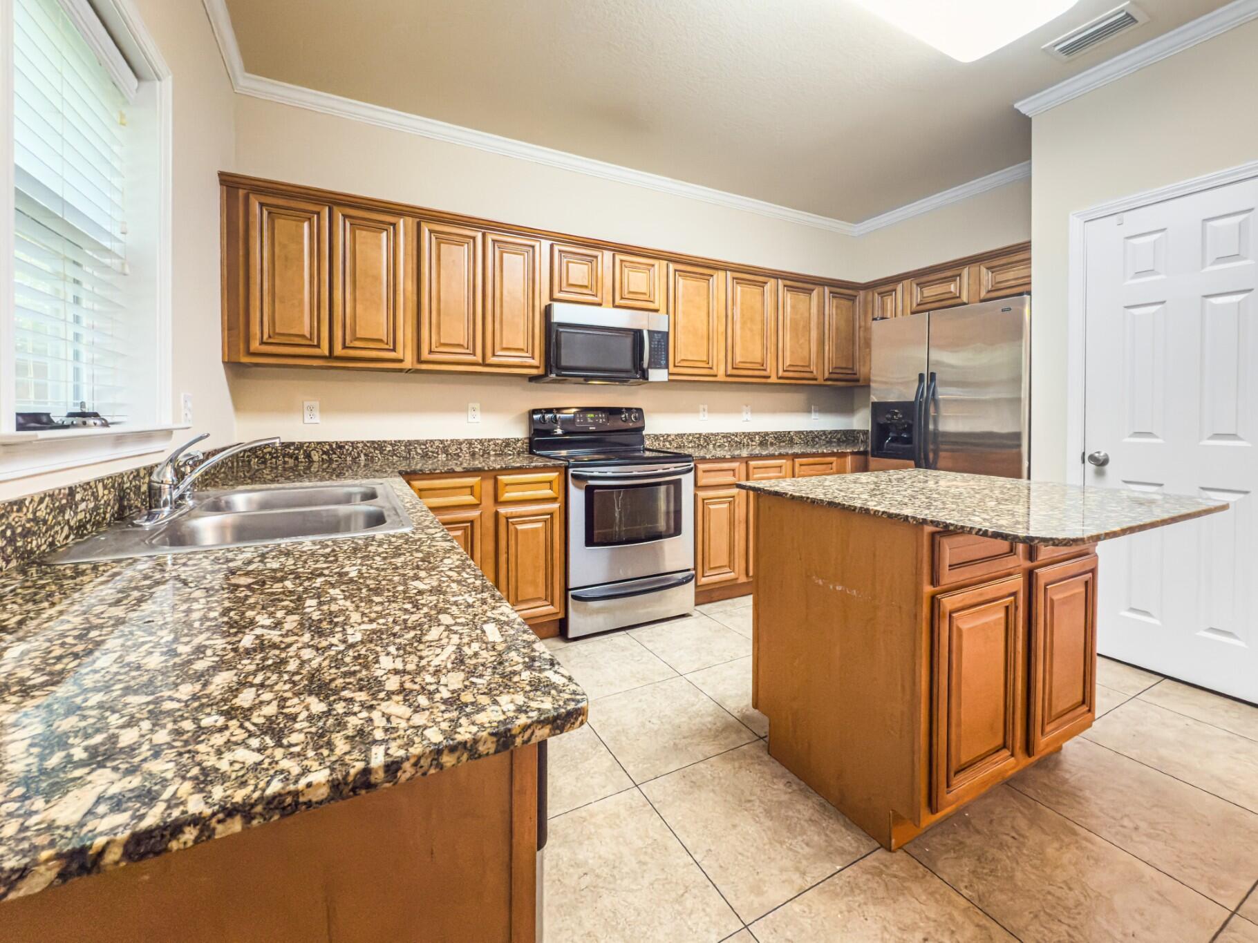 MERIDIAN SQUARE T/H - Residential