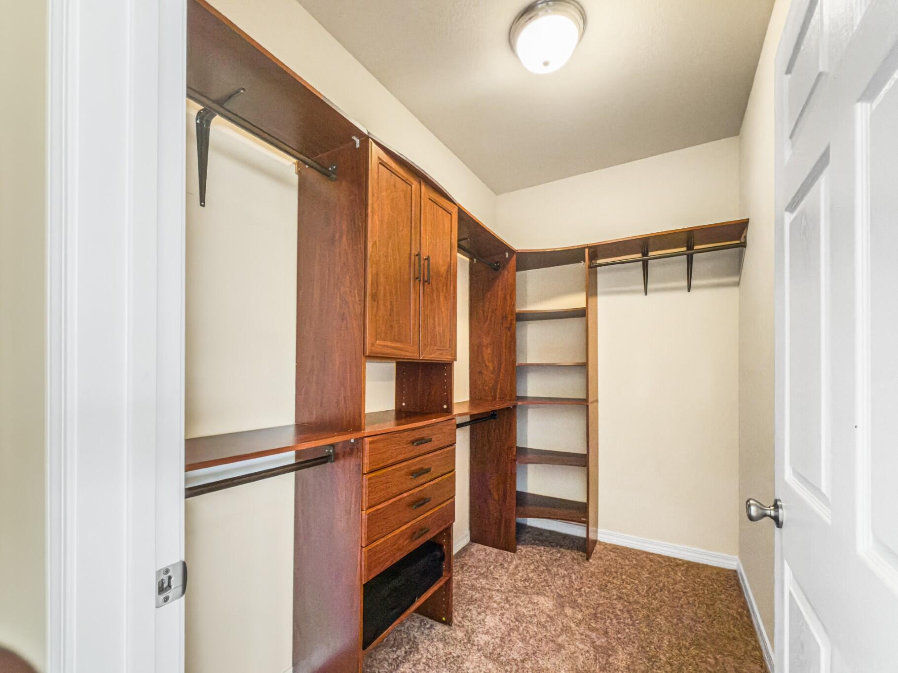 MERIDIAN SQUARE T/H - Residential