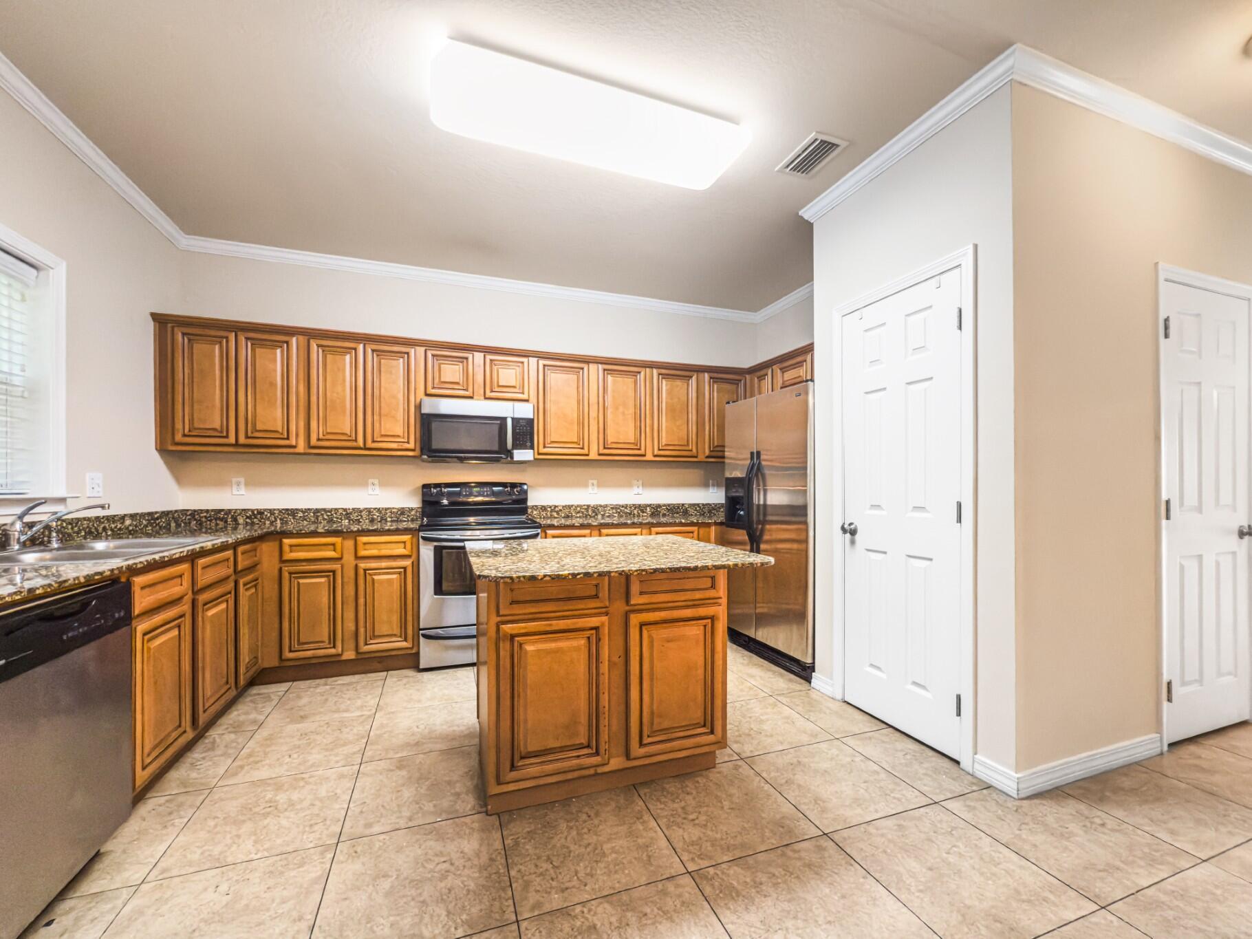 MERIDIAN SQUARE T/H - Residential