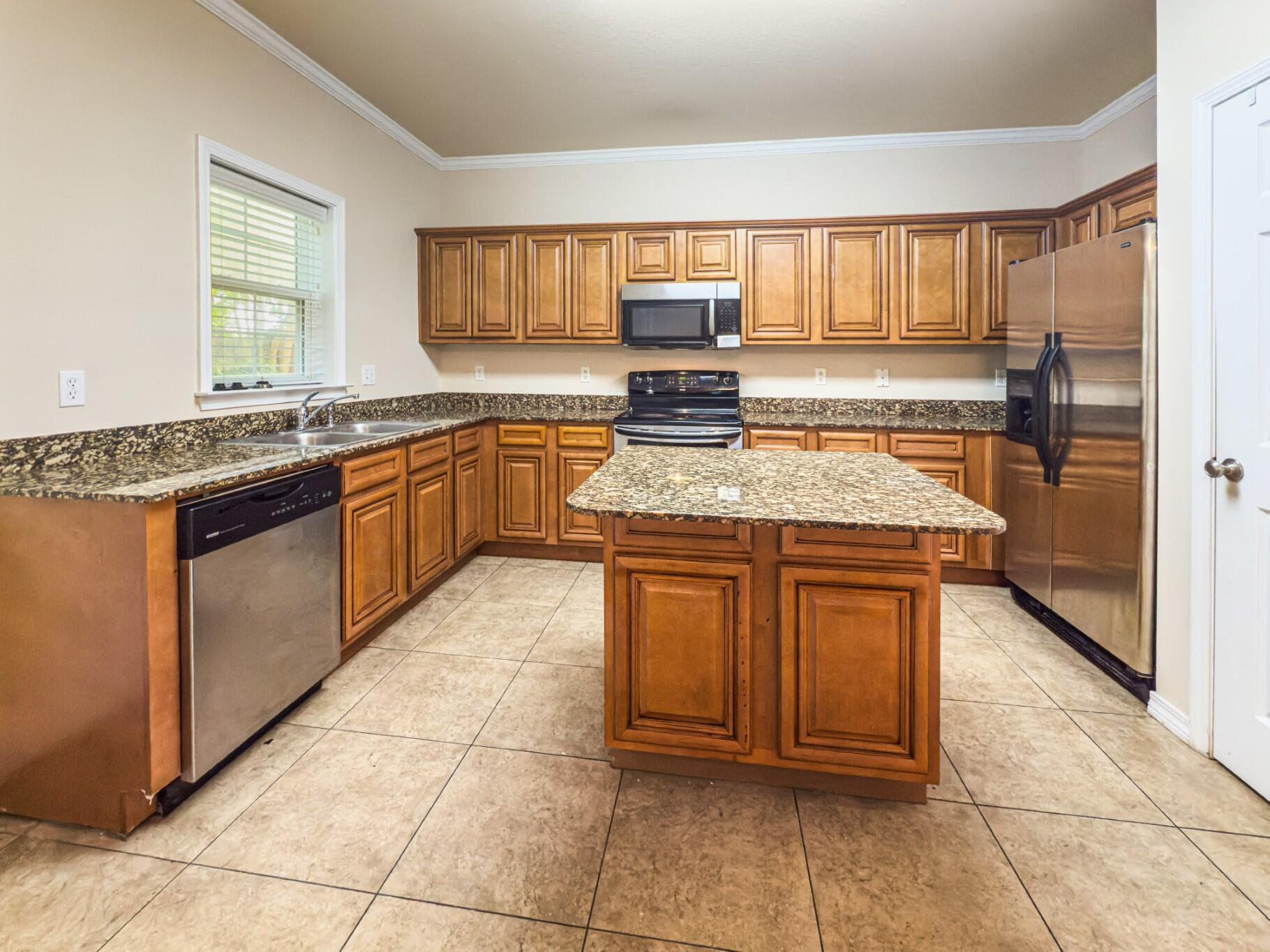 MERIDIAN SQUARE T/H - Residential