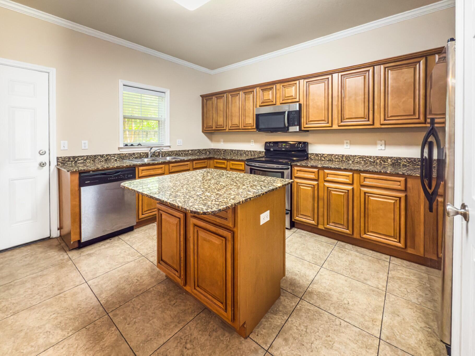 MERIDIAN SQUARE T/H - Residential
