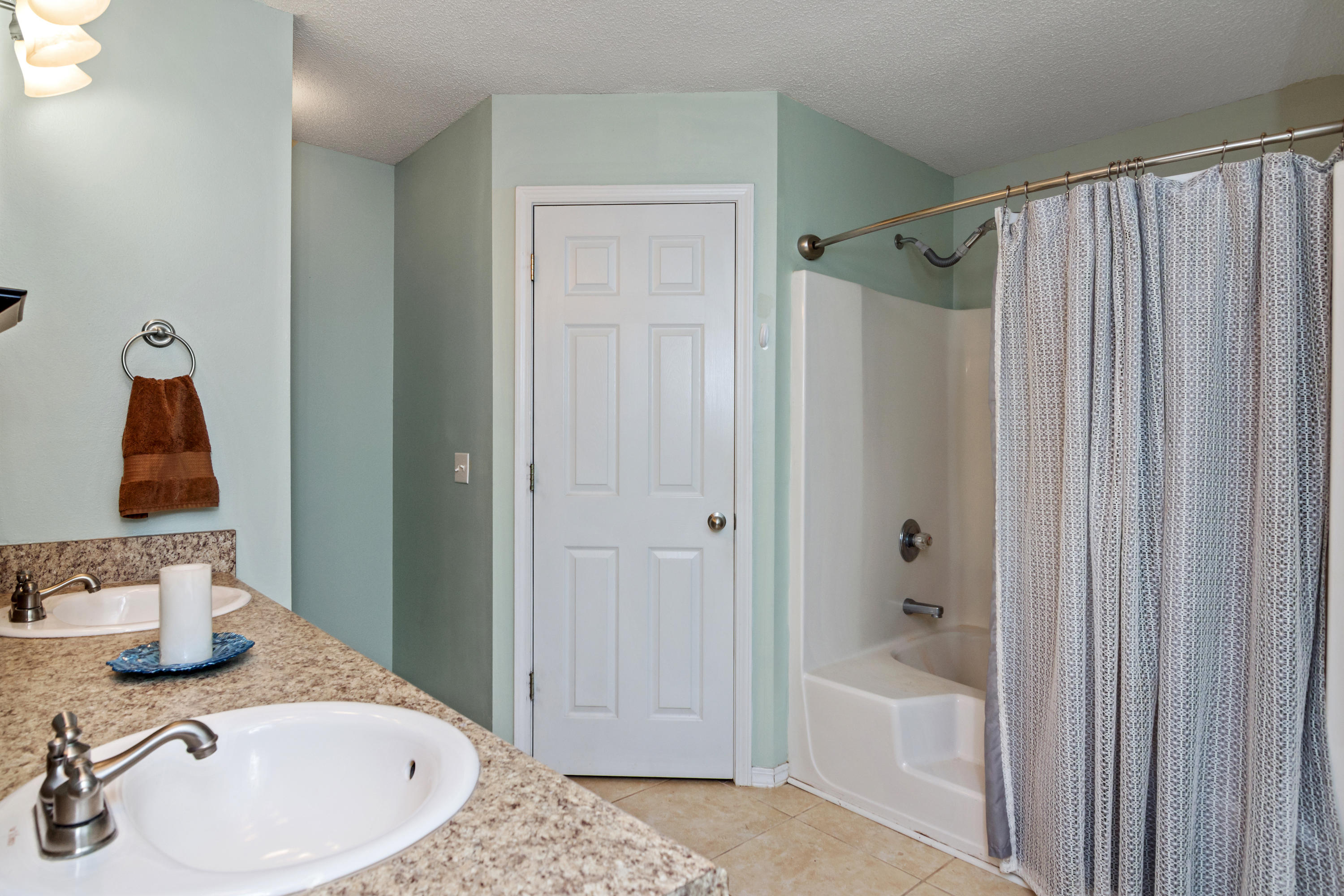 NORTHVIEW ESTATES 7TH ADDN - Residential