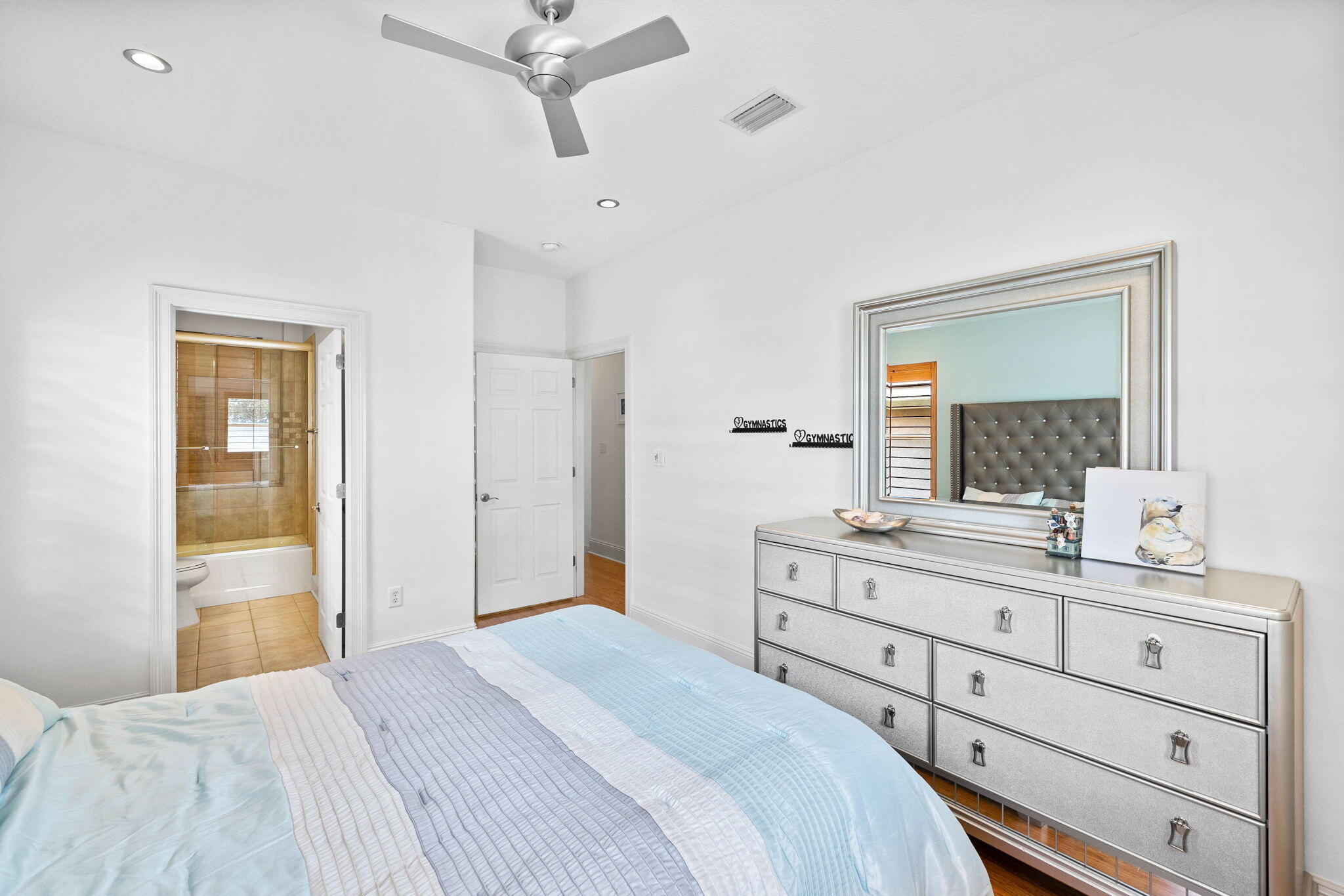 REGATTA BAY - Residential