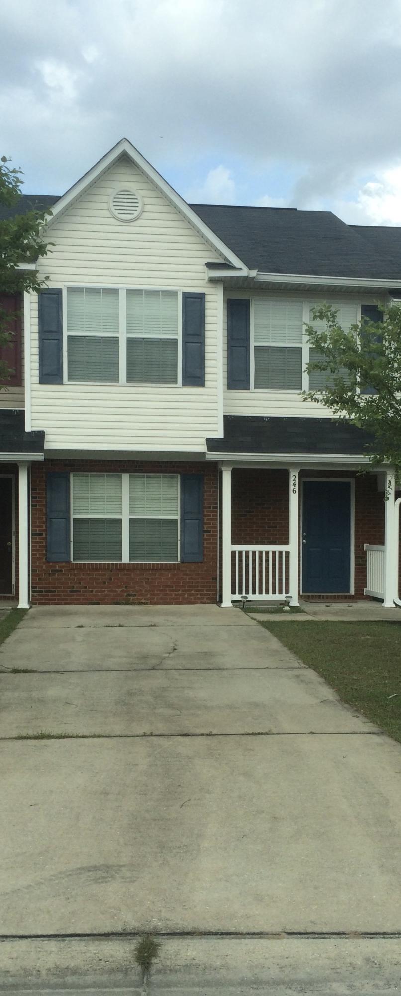 Rolling Pines T/H - Residential