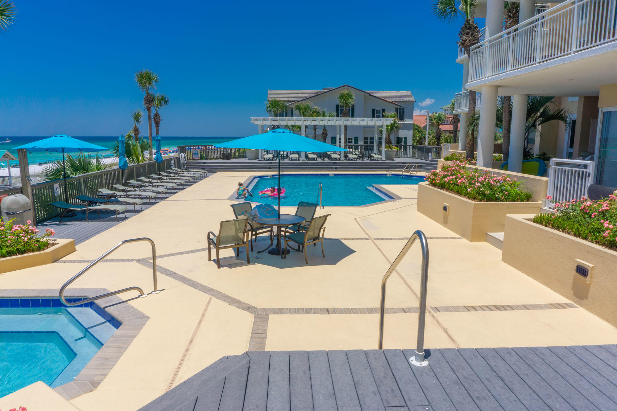 HIDDEN DUNES GRAND VILLAS - Residential