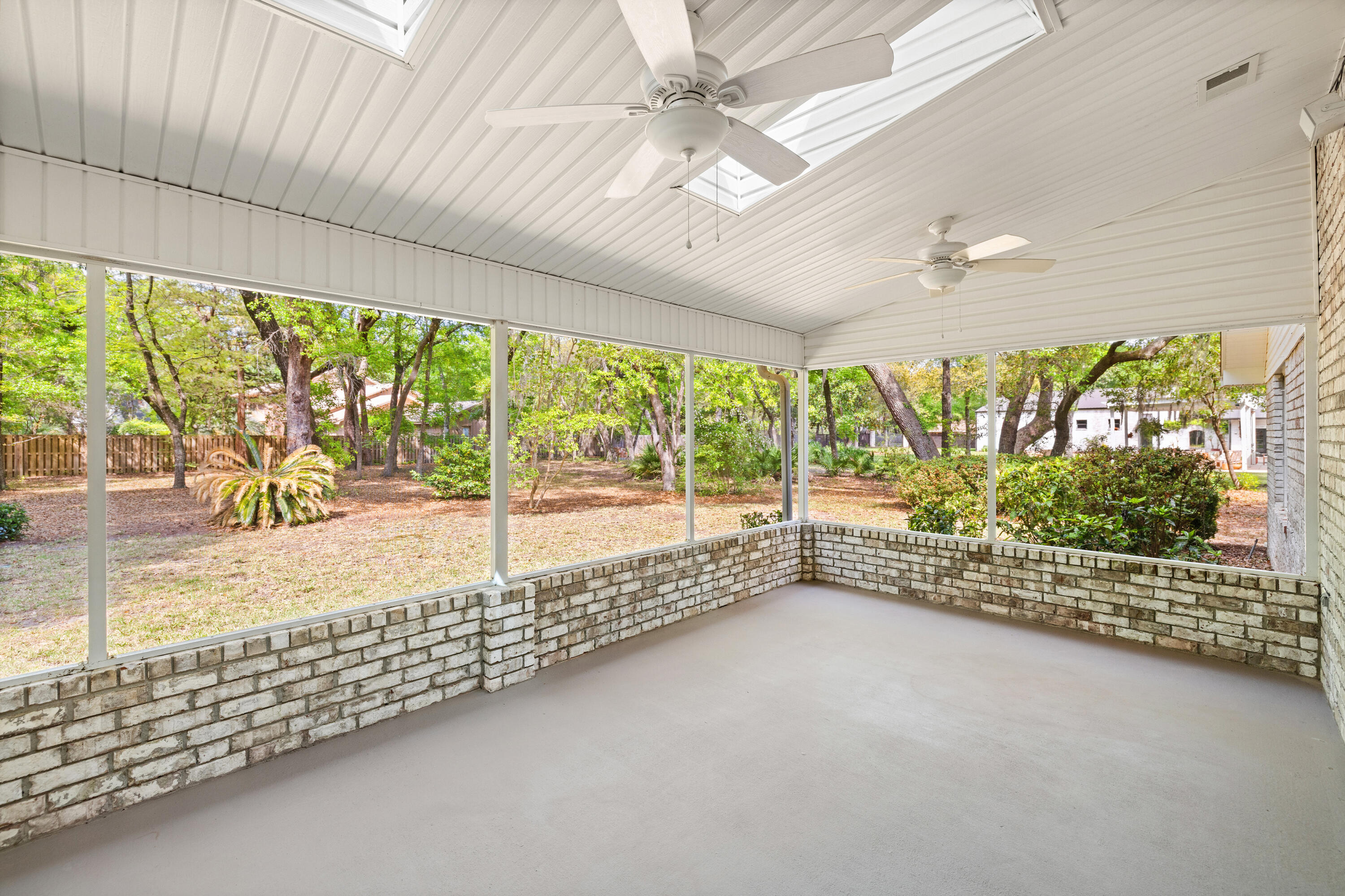 LAKE PIPPIN - Residential