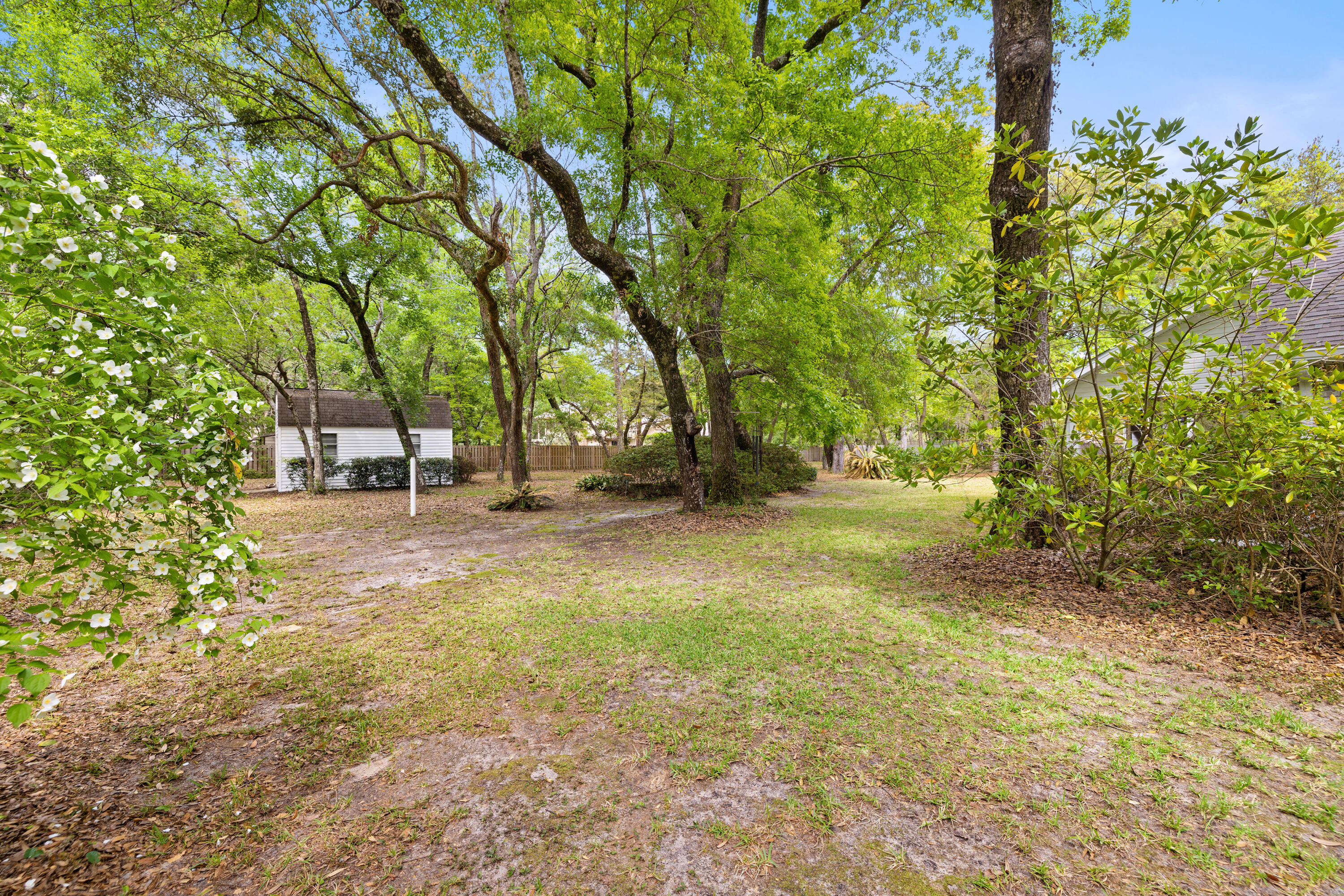 LAKE PIPPIN - Residential