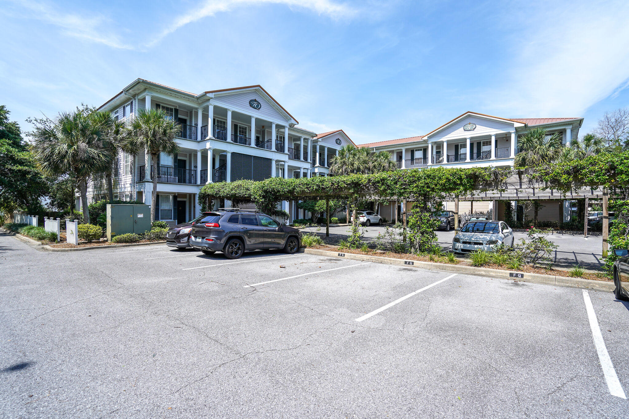 FRENCH QUARTERS - Residential