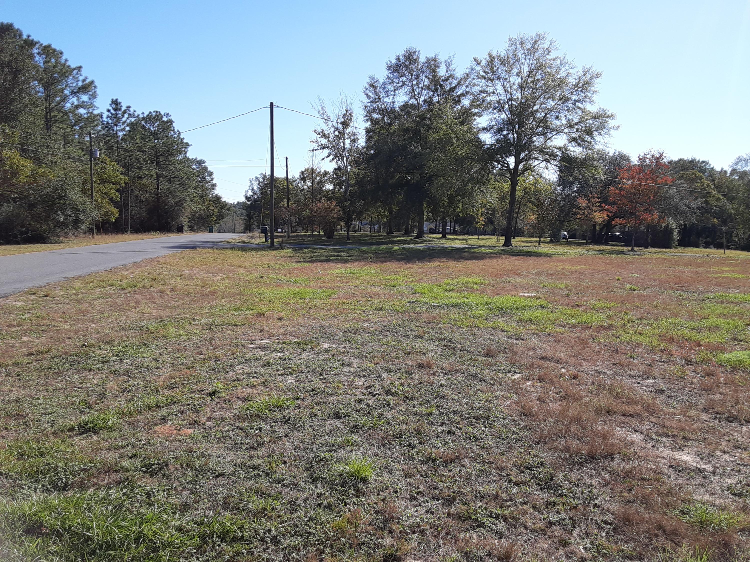 KENNEDY LAKES - Land