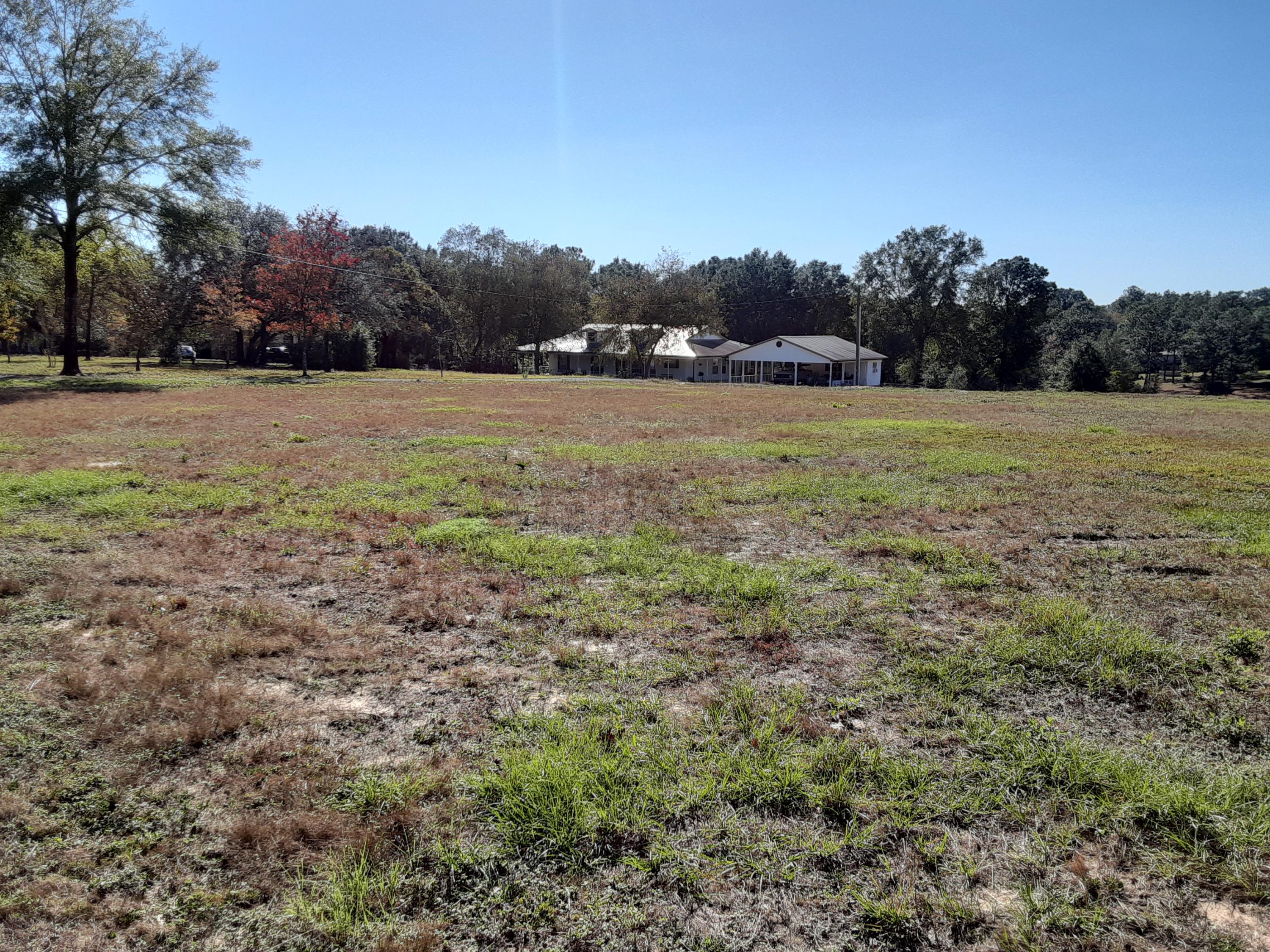 KENNEDY LAKES - Land