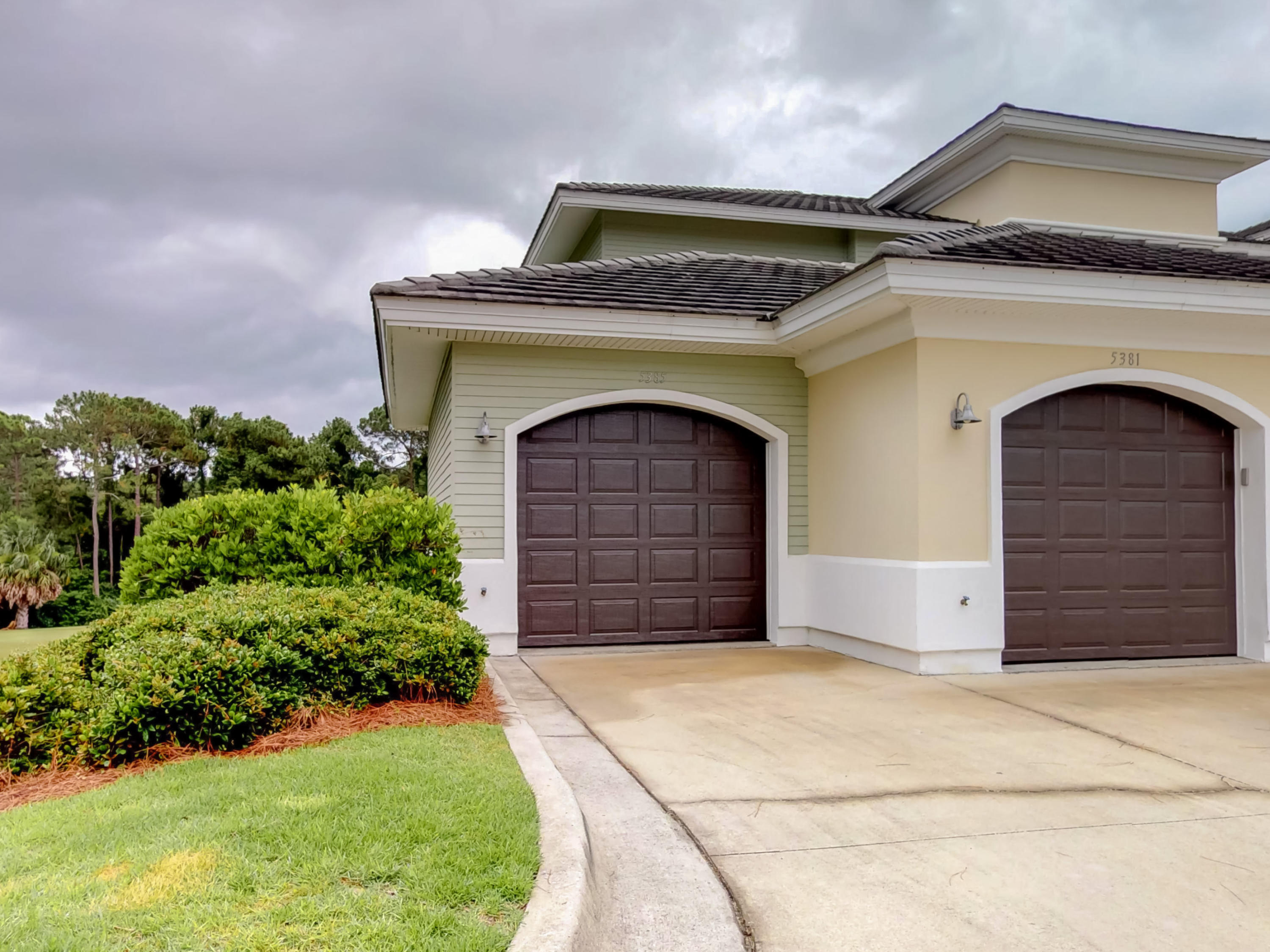 PINE RIDGE VILLAS - Residential