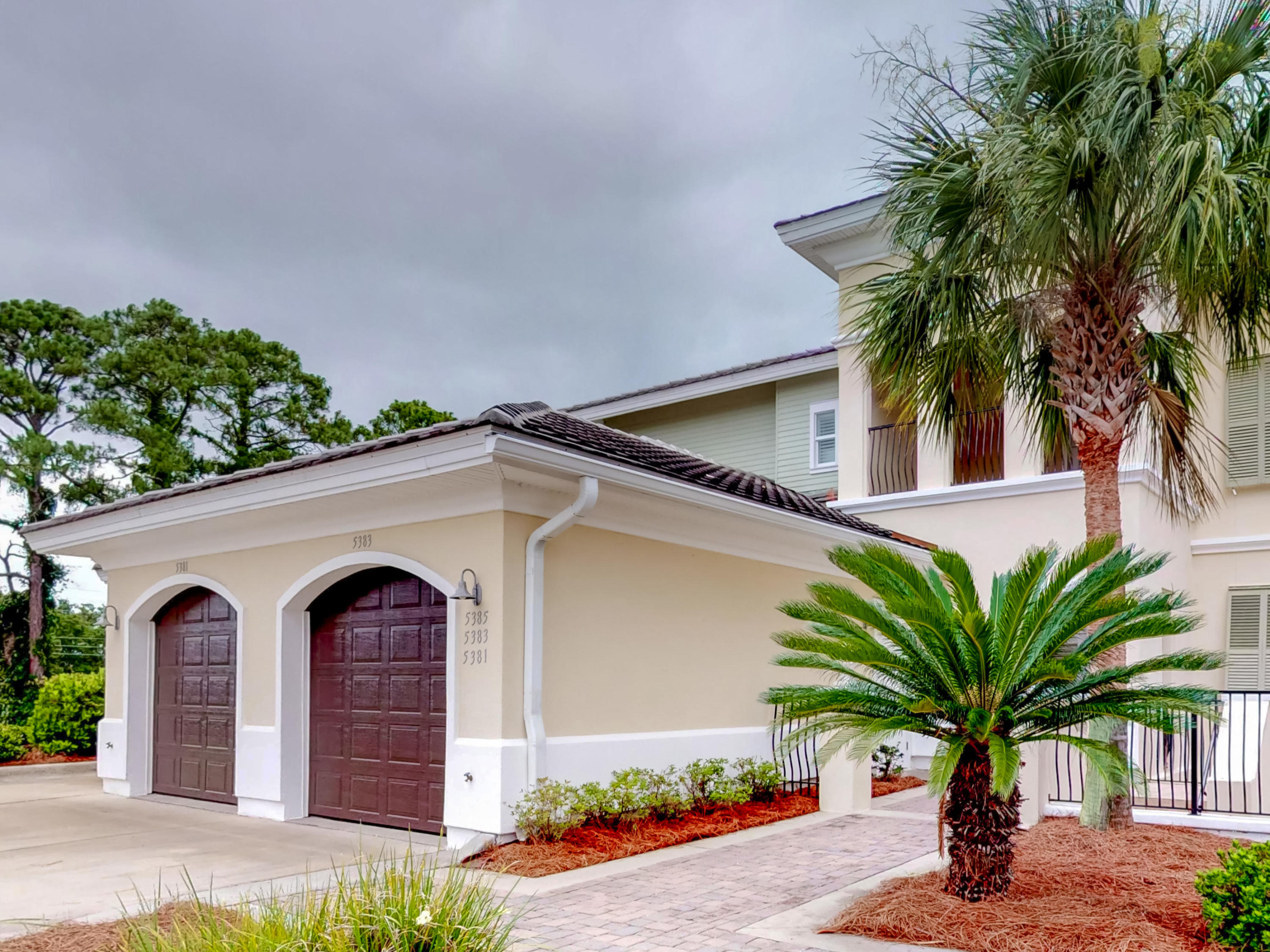 PINE RIDGE VILLAS - Residential