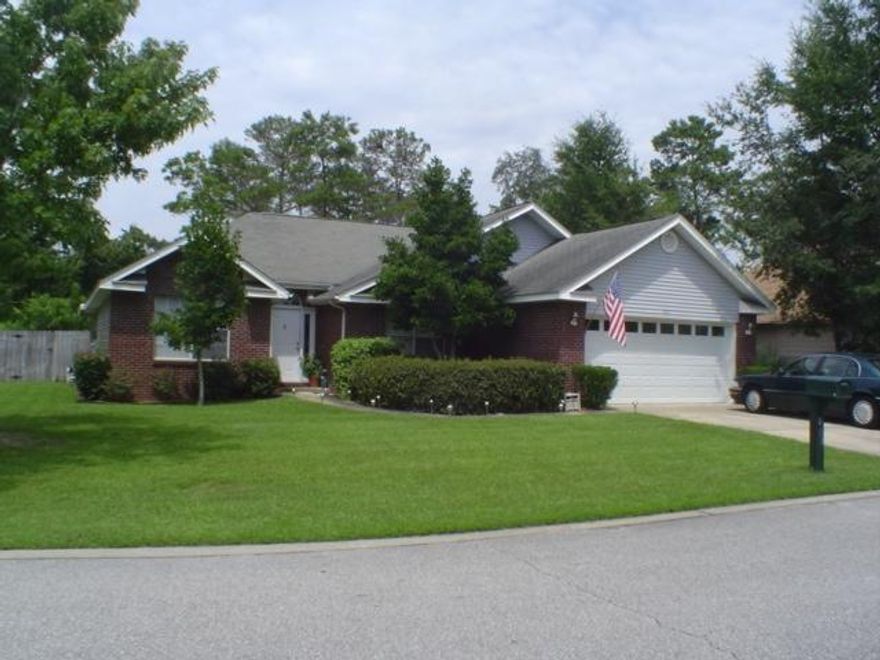 Much sought after BWB. Great family neighborhood. FRESH PAINT. NEW Lighting, NEW CEILING FANS..NEW LAWN PUMP. NEW Stainless appliances, NEW HVAC IN & OUT!!Granite countertops throughout,undermount sinks, NEW DISPOSAL NEW ROOF AT CLOSING with acceptable offer. Large living area with high vaulted ceiling and gas fireplace. Formal dining room. Kitchen has breakfast nook area and pantry. Split bedroom for additional privacy. Master bath has whirlpool tub, separate shower, double vanity, and walk in closet. Bonus room can be used as playroom, office, or den. Fourth bedroom is off the bonus room. Covered porch, nice backyard. Outside is plumbed for gas, as is the laundry and kitchen. You have a choice. Don't miss this one! Buyer to verify square footage and any information deemed important to th