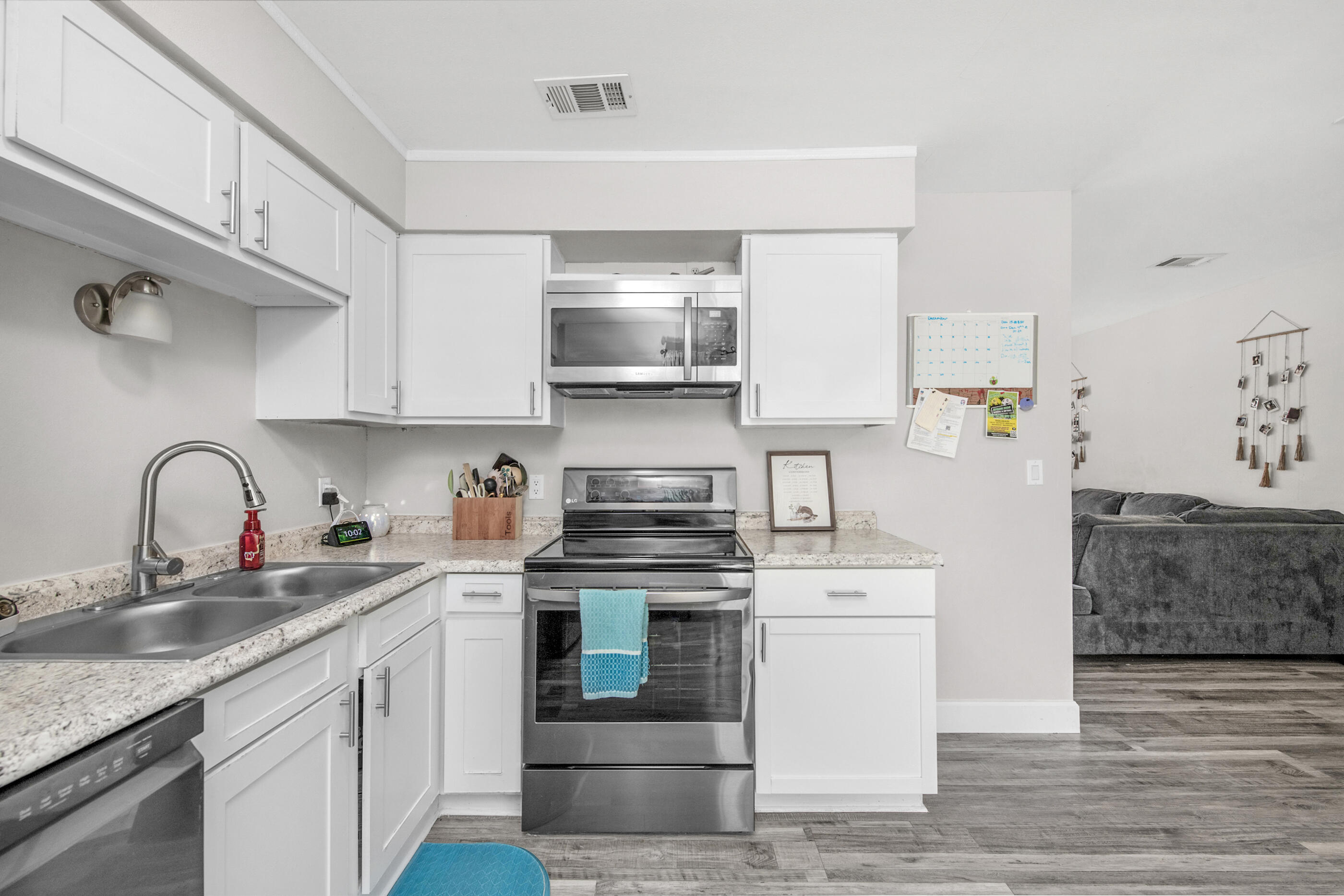 CHATEAU PRES DE LA MER - Residential