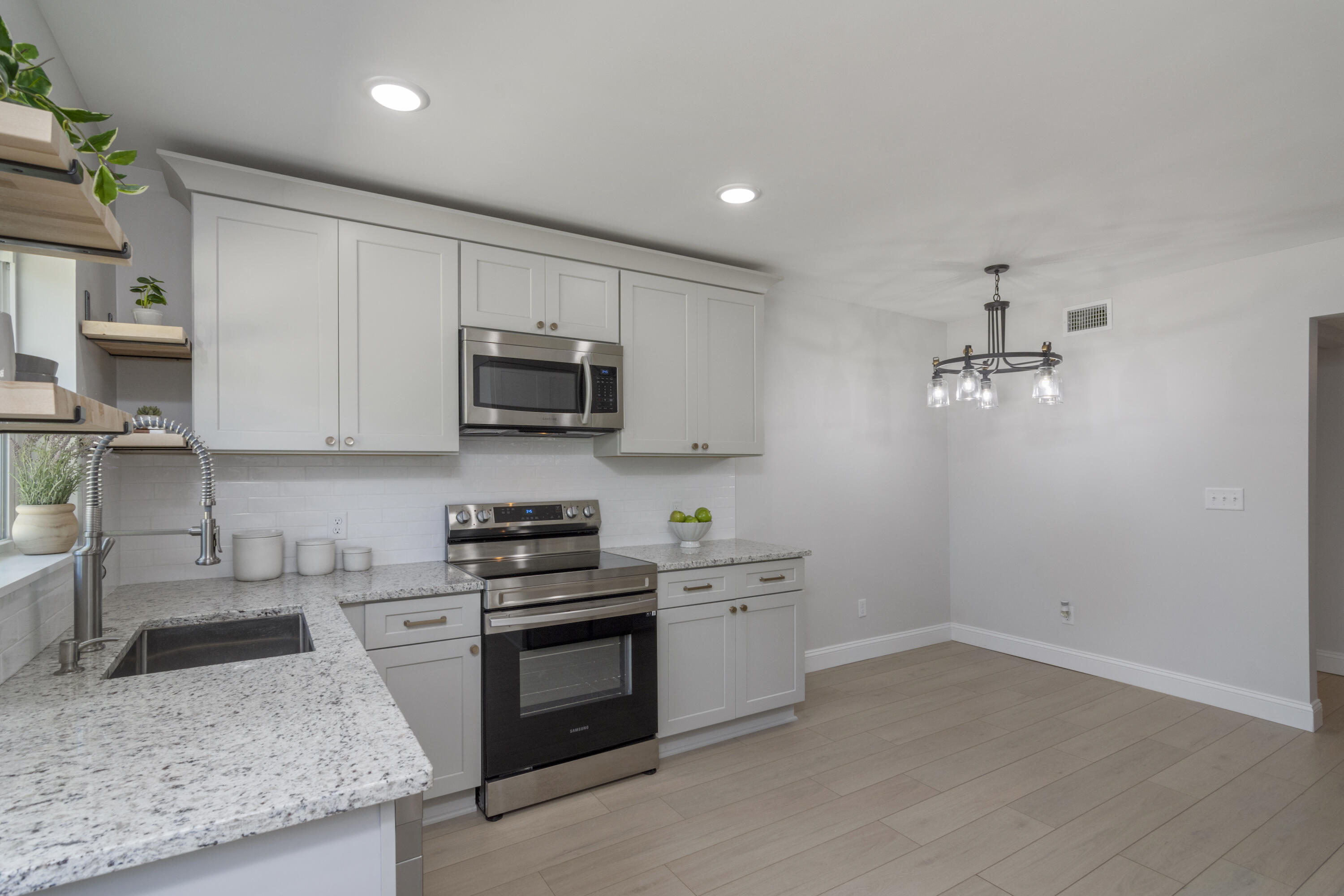 NORTH HILL S/D LOT 14 BLK 1 - Residential