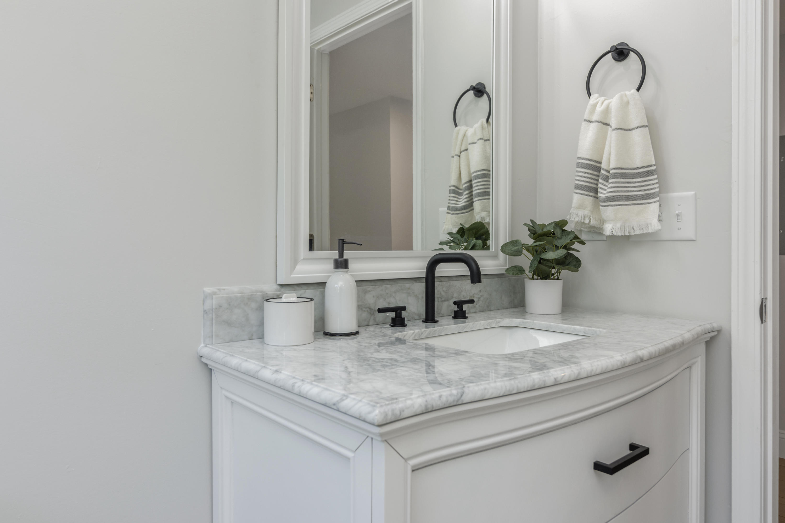 NORTH HILL S/D LOT 14 BLK 1 - Residential