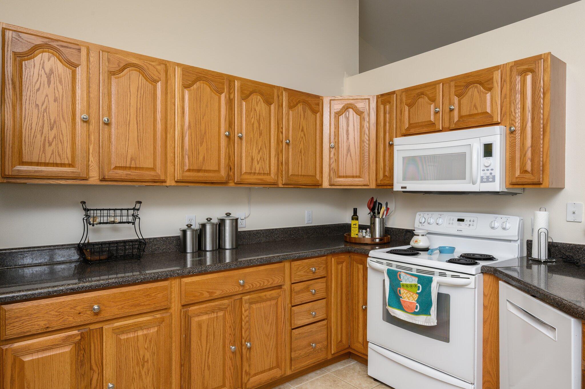 OAKWOOD LAKES ESTATES - Residential