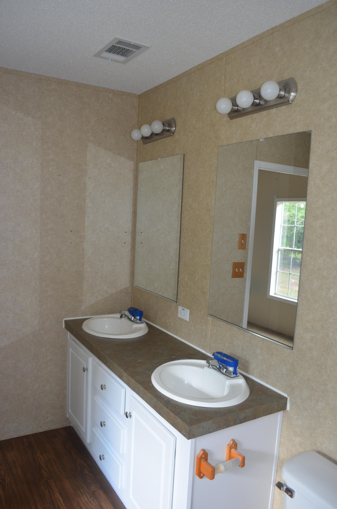 OAKWOOD LAKES ESTATES - Residential