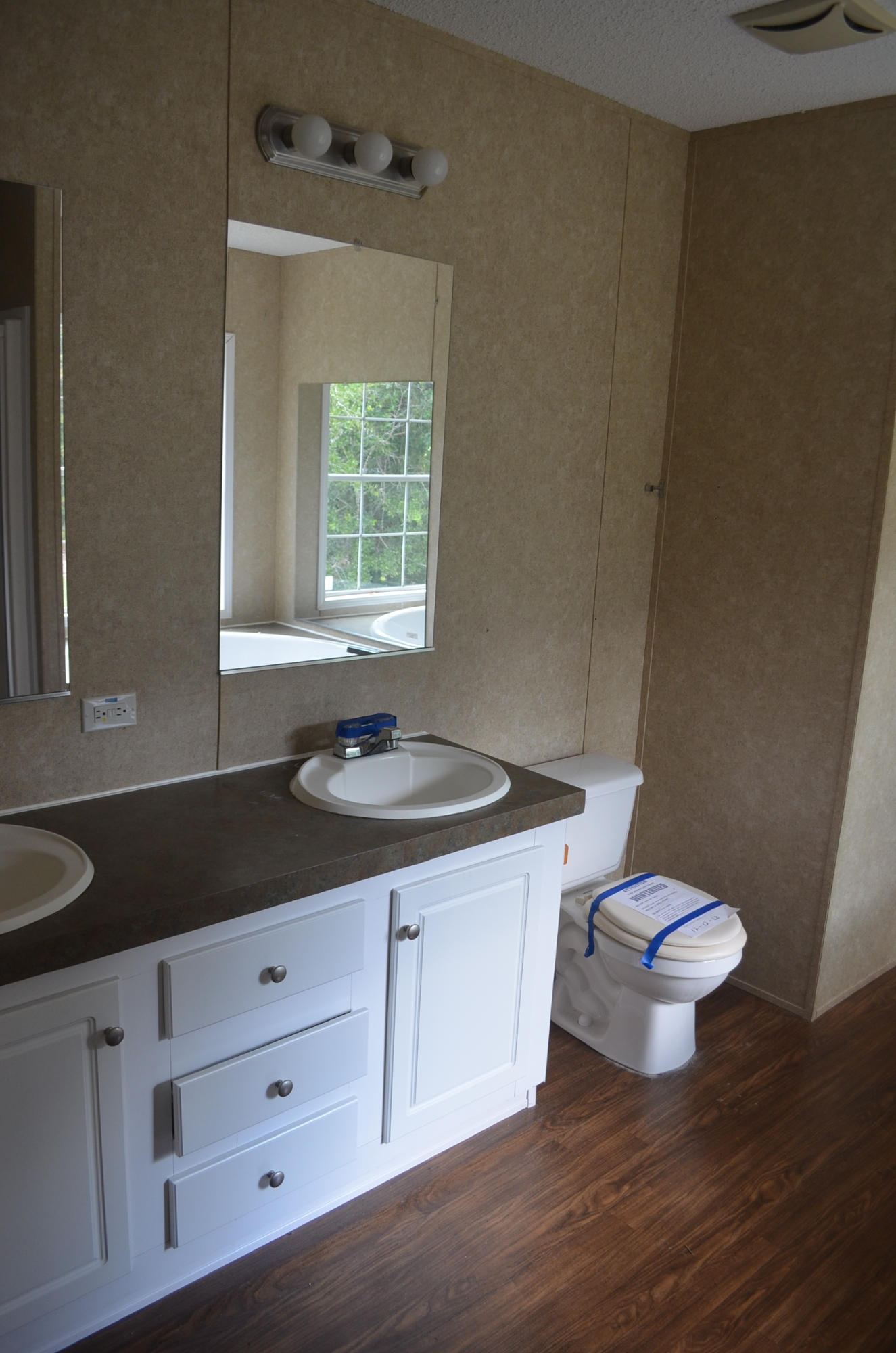 OAKWOOD LAKES ESTATES - Residential