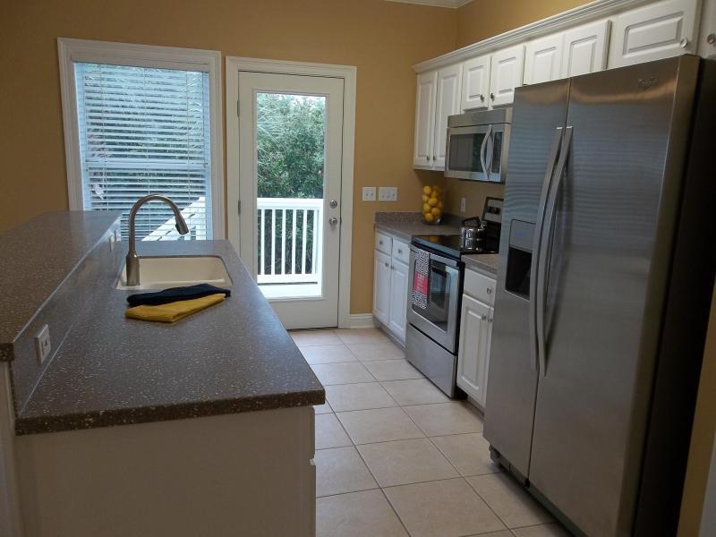 TRANQUIL SHORES - Residential