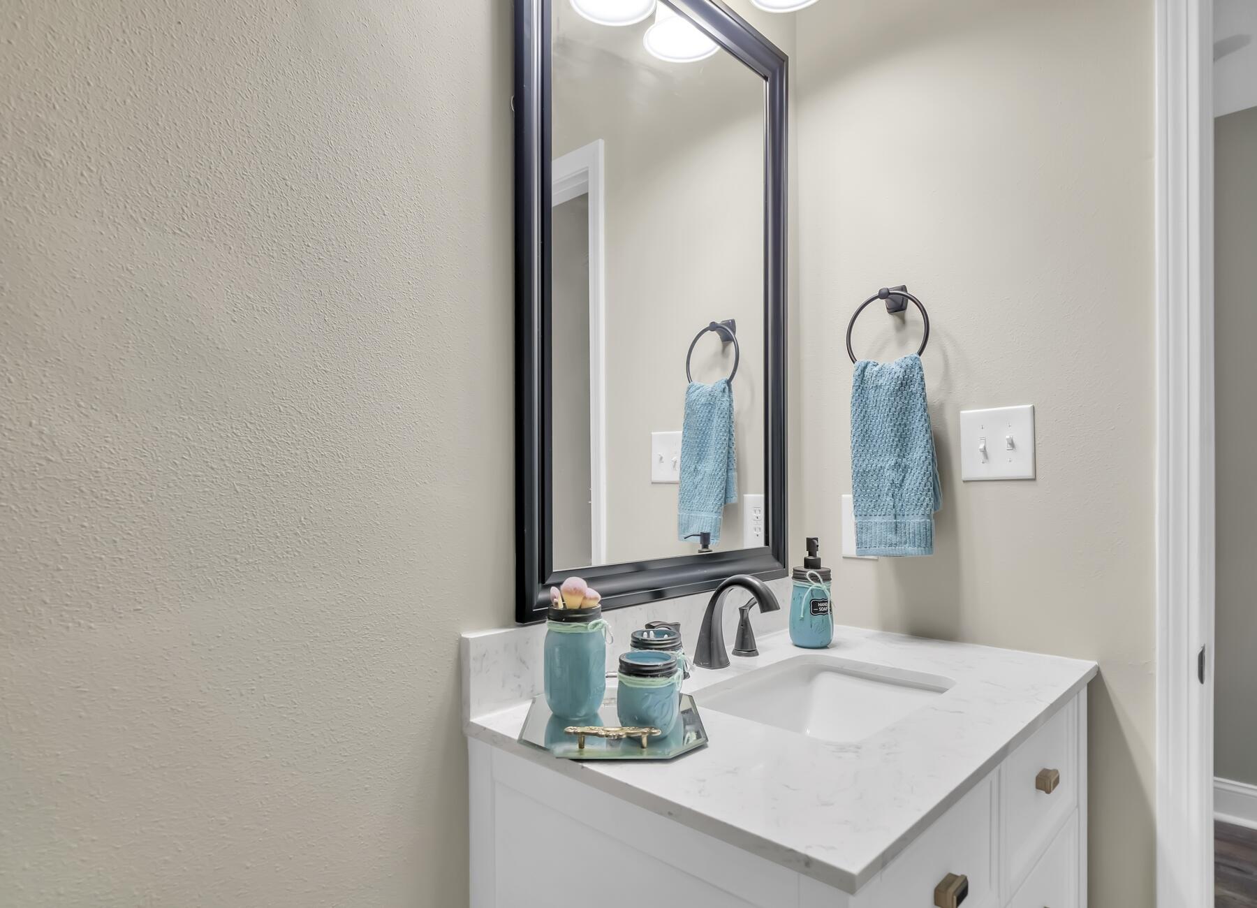 HOLLEY BY THE SEA - Residential