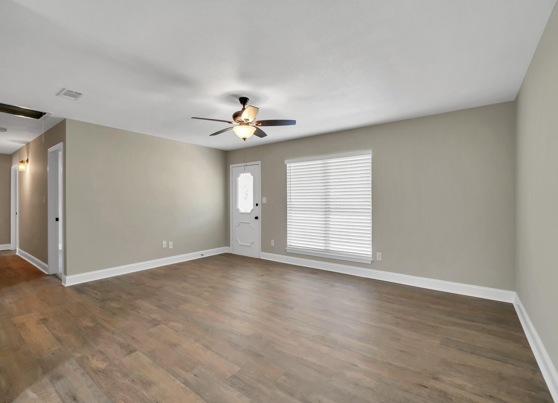 HOLLEY BY THE SEA - Residential