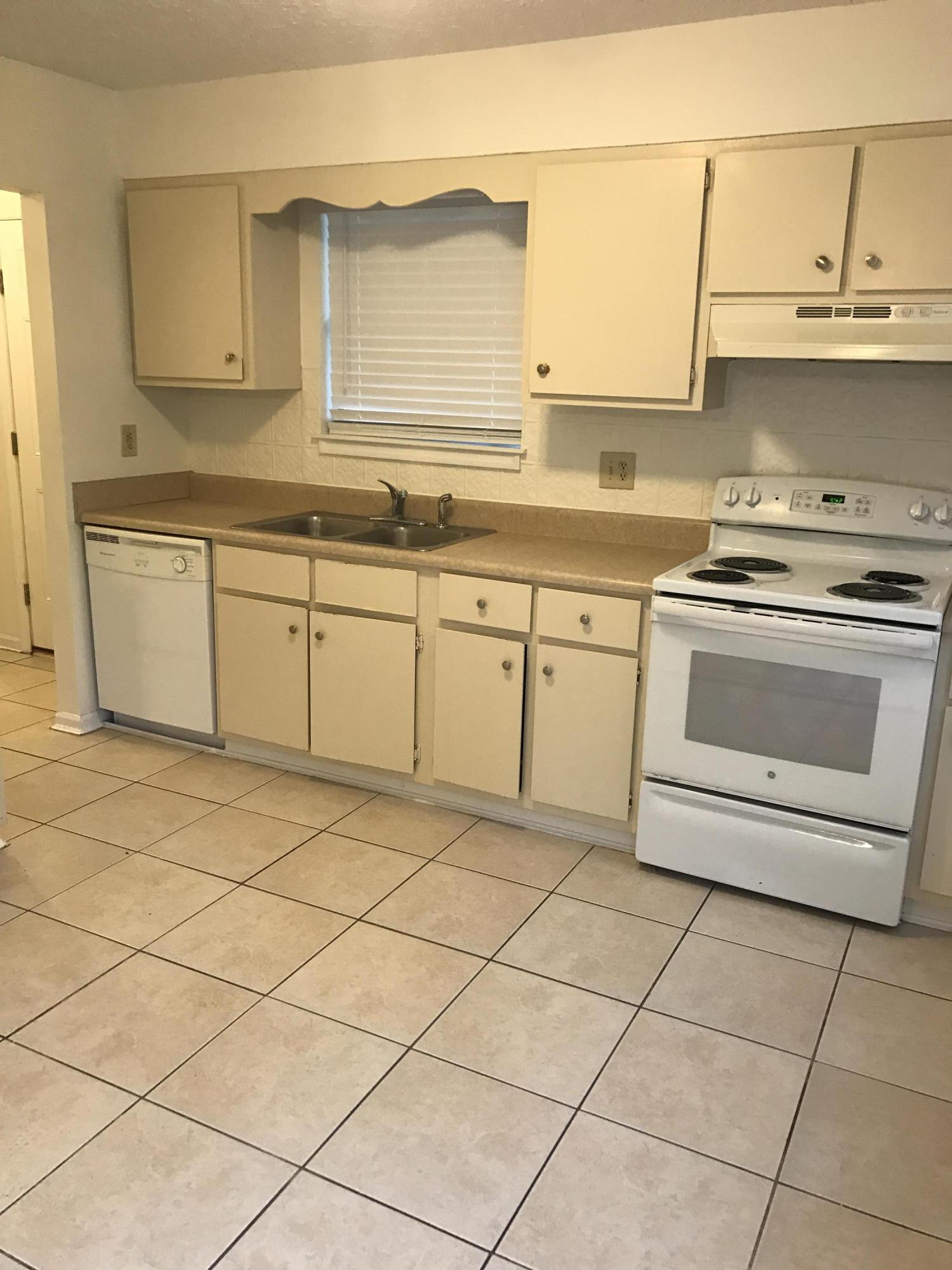 RIVIERA BEACH - Residential