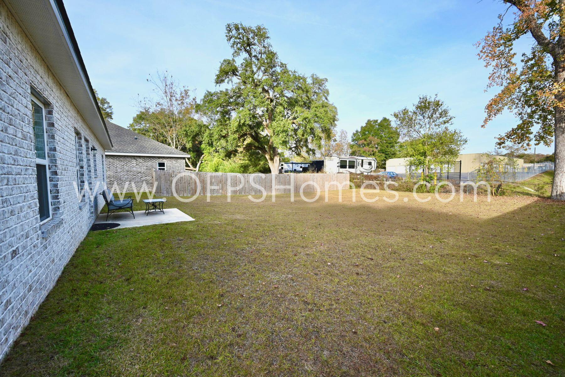 QUIET OAKS S/D - Residential Lease