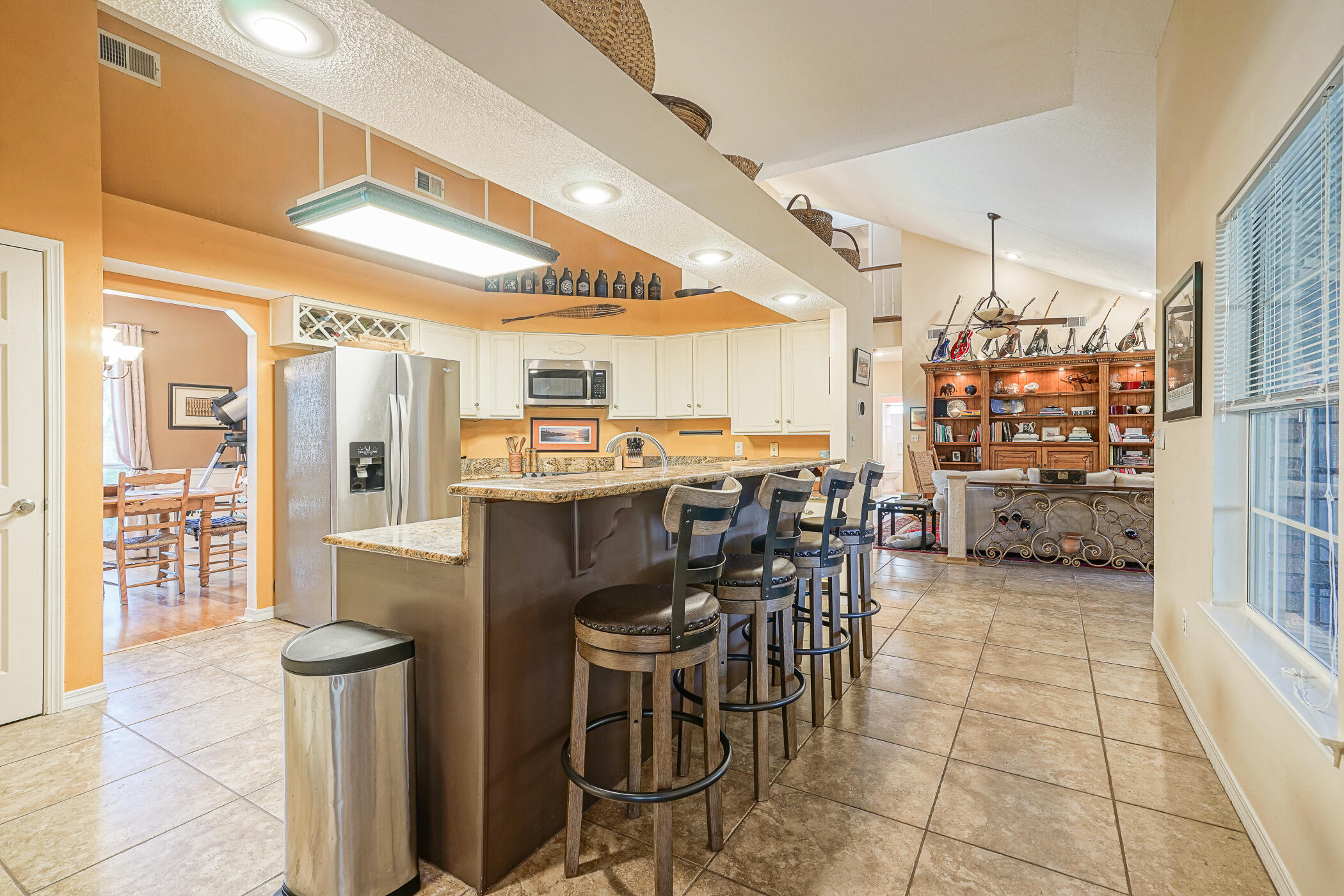 LAKE POINTE - Residential