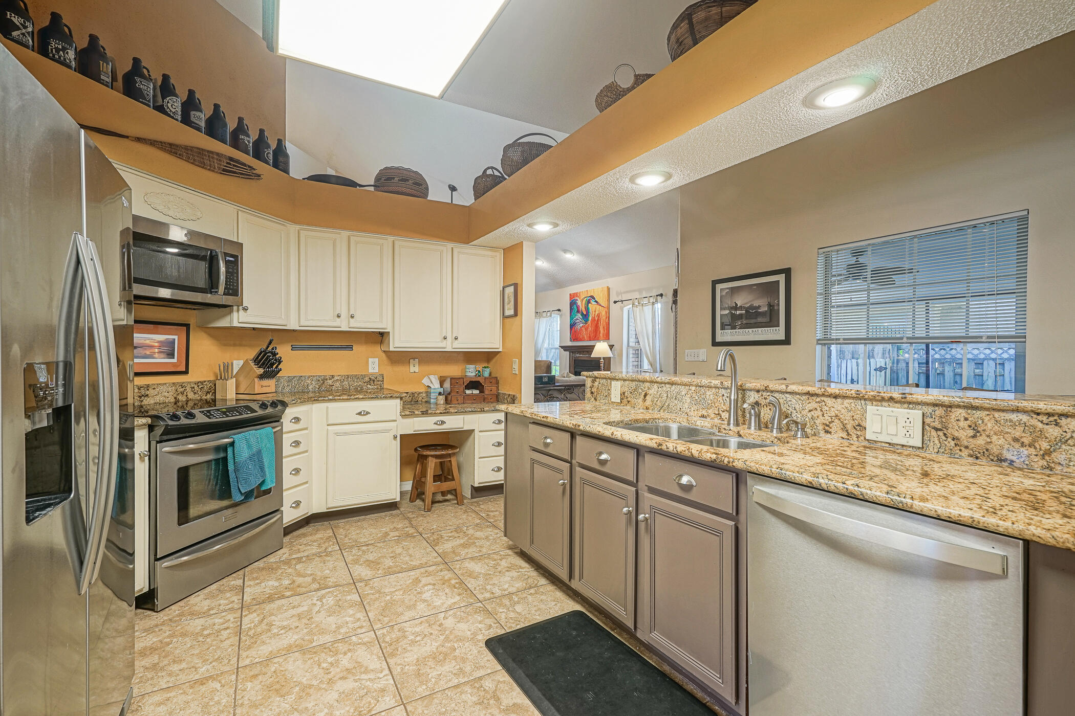 LAKE POINTE - Residential