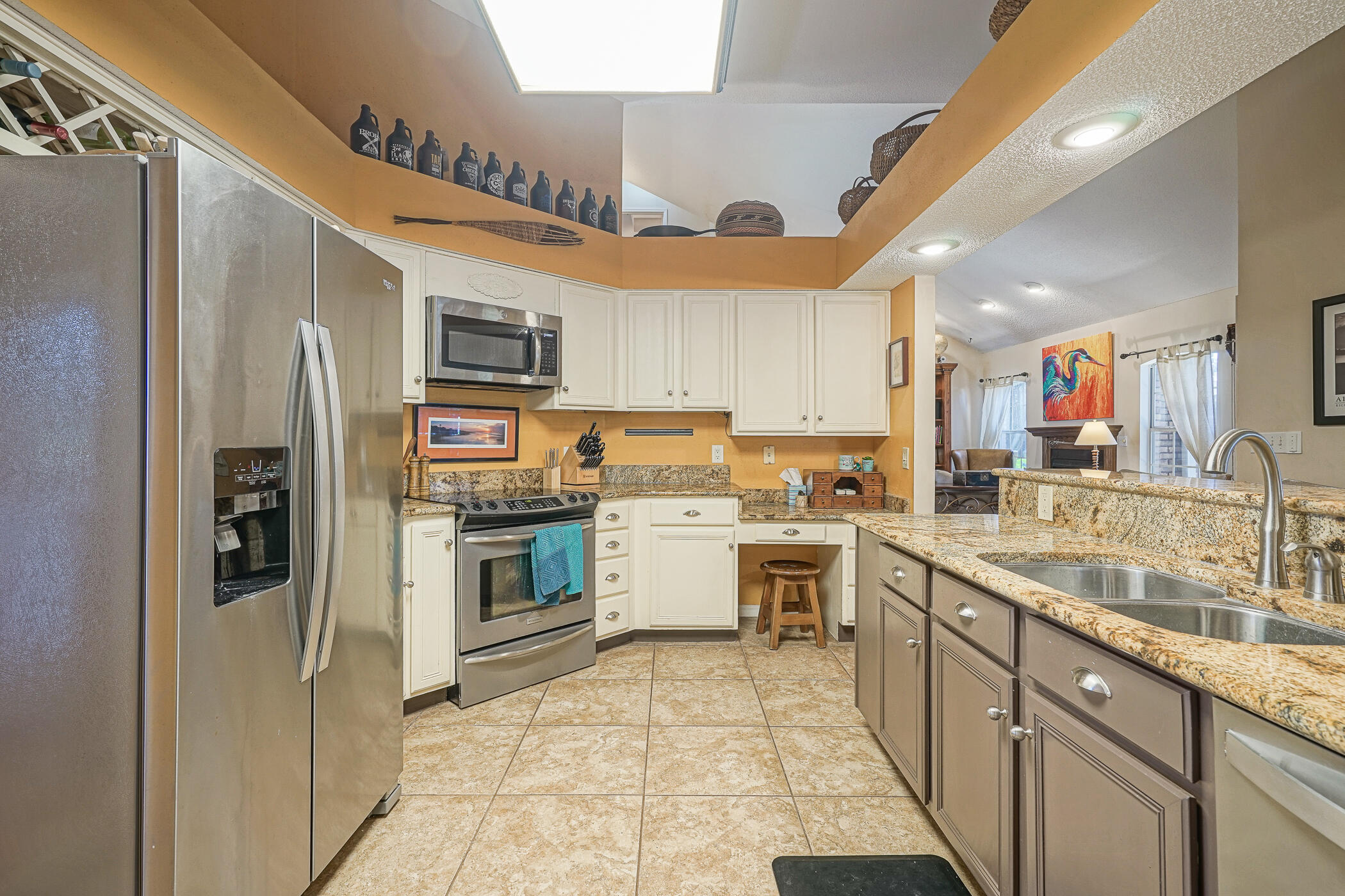 LAKE POINTE - Residential