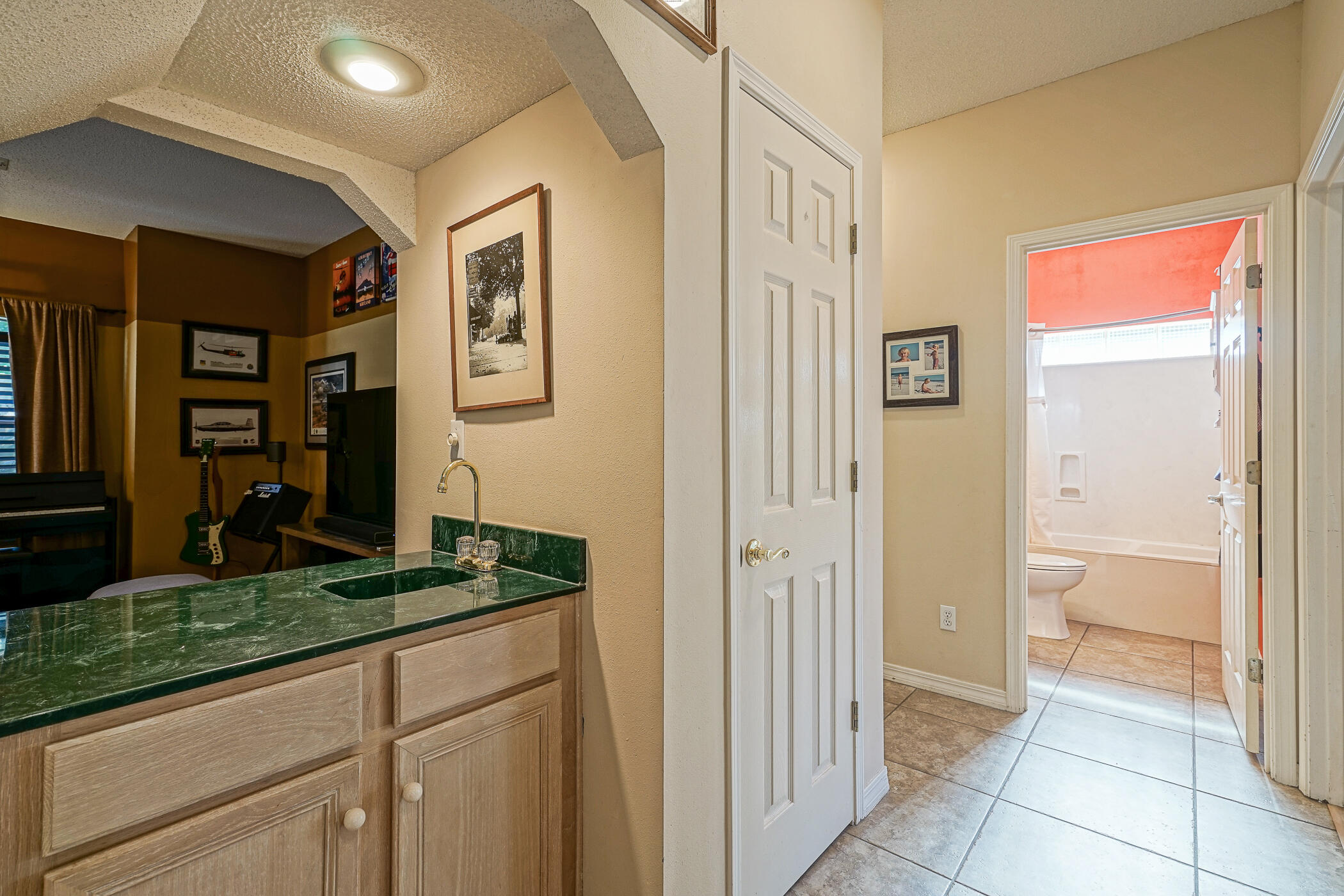 LAKE POINTE - Residential