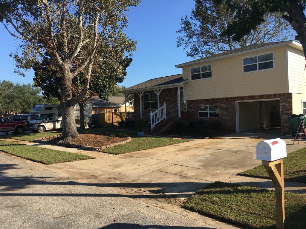 Available July 1st!! Spacious 4-bedroom, 3-bathroom home in the heart of Destin, Located on a quiet cul-de-sac, this 2,000 sq ft home features: Double Master Suites: One with separate entrance off the garage, ideal for guests or in-laws. Fenced Backyard: Plenty of room for play and outdoor activities. Hardwood Floors & Patio deck for entertaining. Prime Location: Just 0.4 miles from the beach, minutes from Destin Commons and Henderson Beach State Park. Easy access to Hwy 98 to avoid traffic. Smoke-Free Property: Clean and well-maintained.Enjoy the best of Destin's white-sand beaches and vibrant community! Contact Jerry (404) 660-8308 today to schedule a viewing.