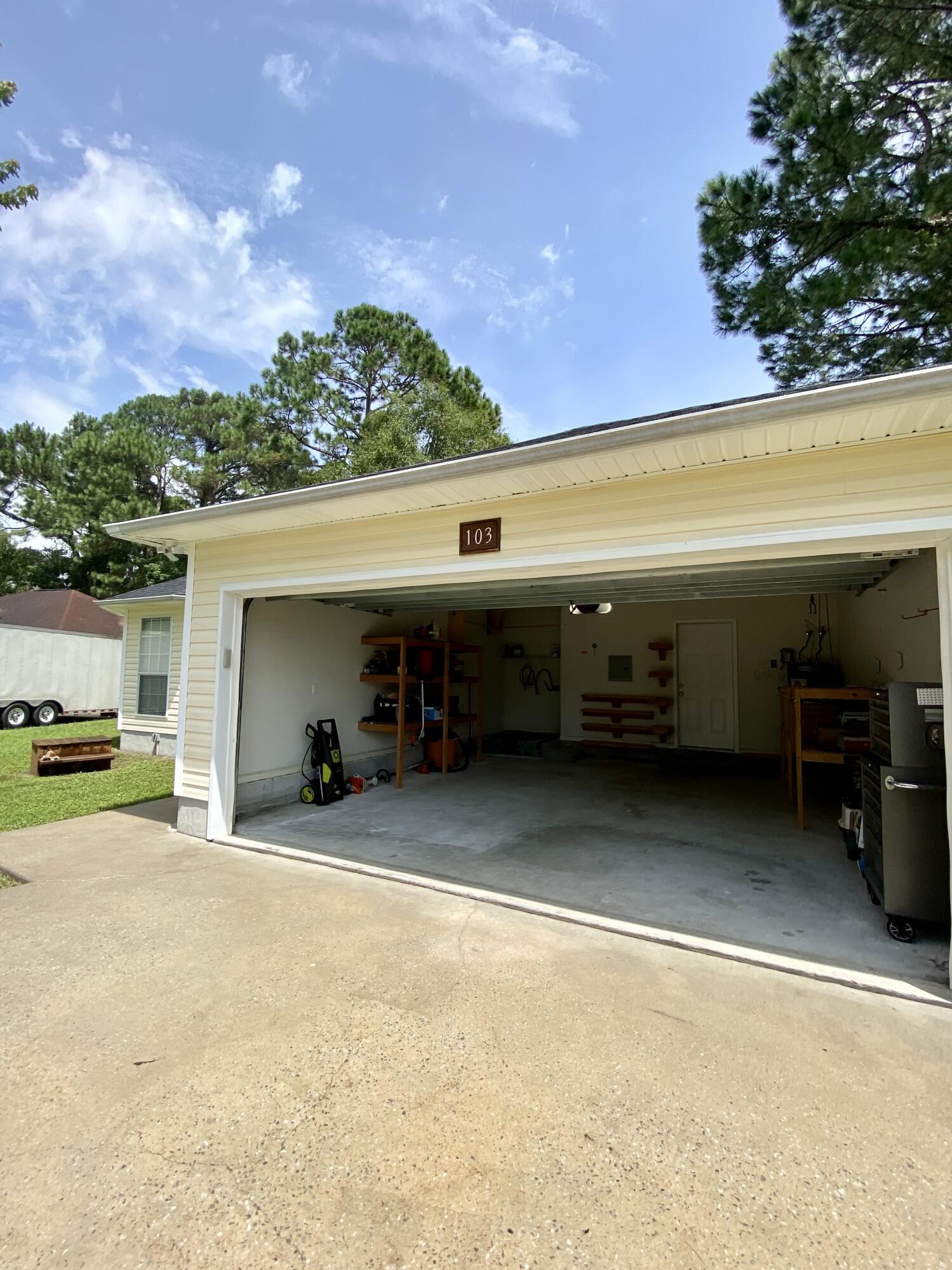 SHERRY WOODS PARK - Residential