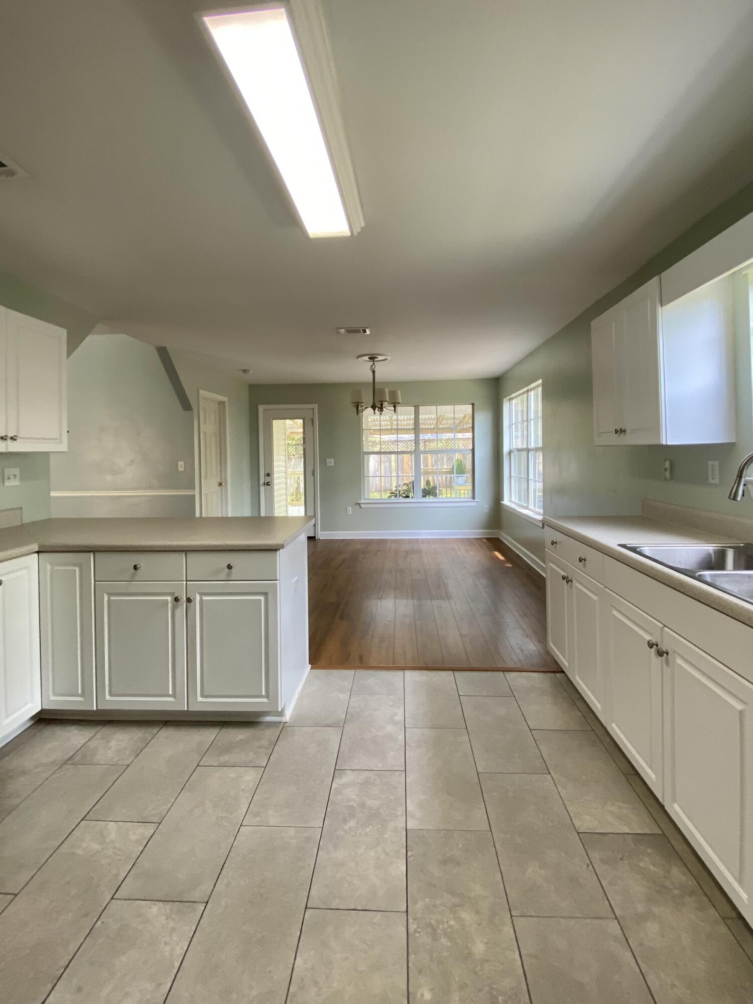 SHERRY WOODS PARK - Residential