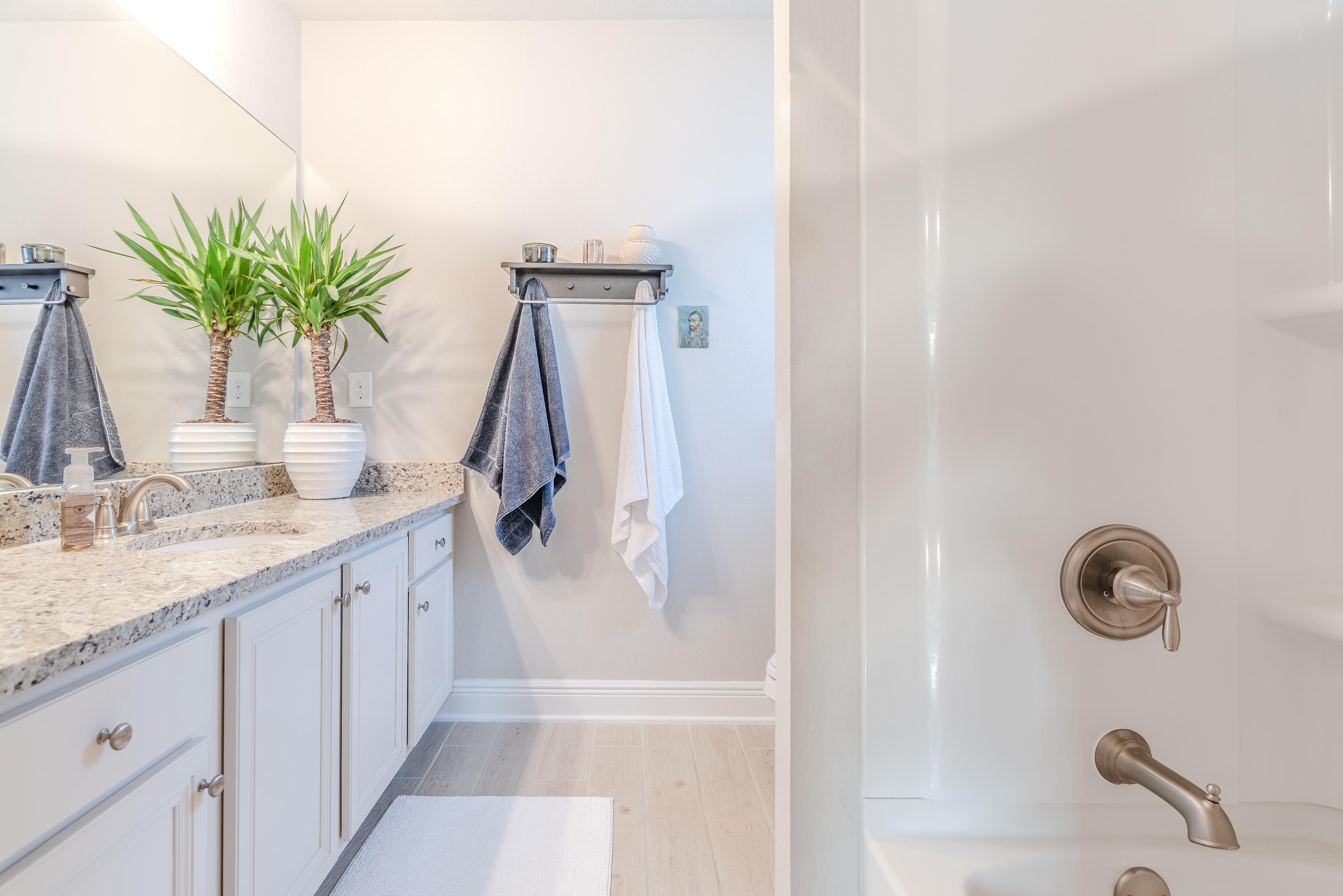 TRANQUILITY BY THE BAY - Residential